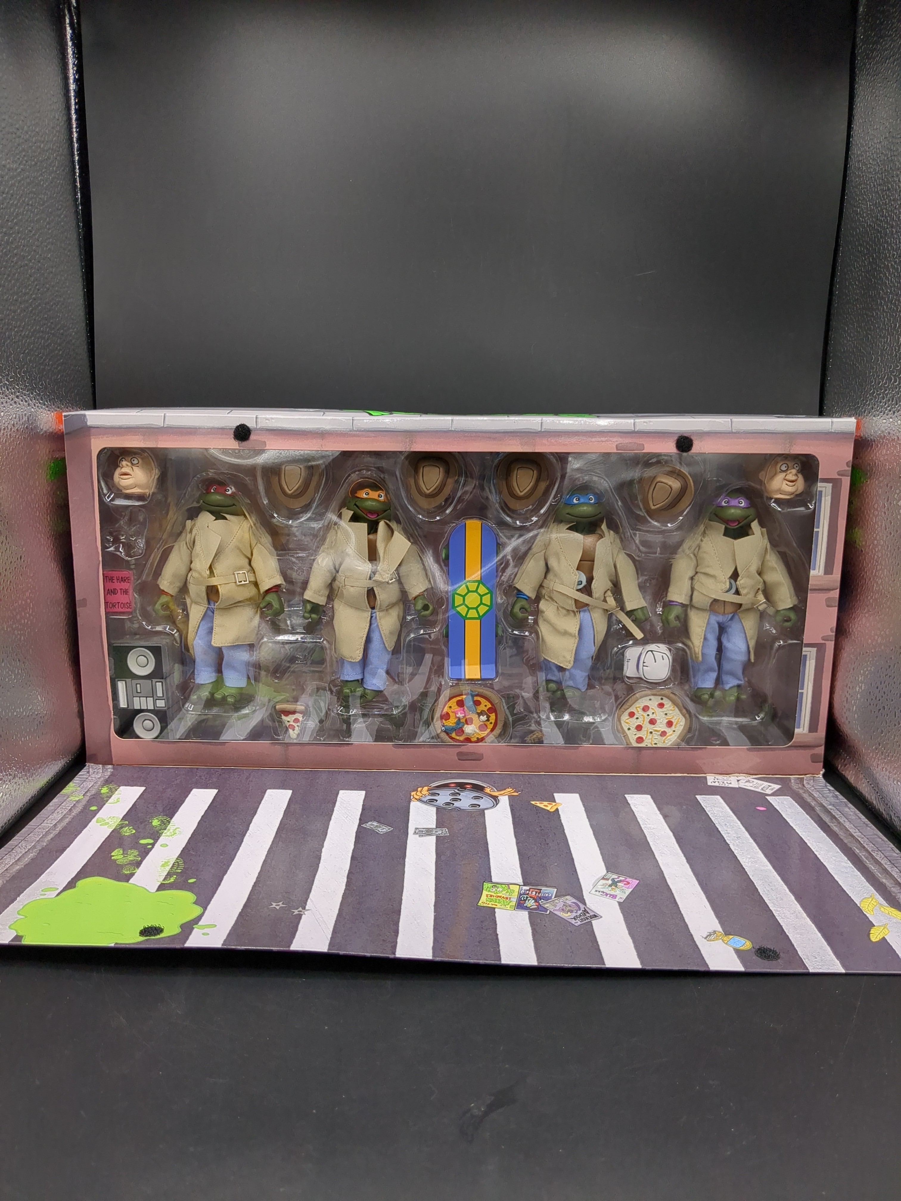 NECA TMNT Turtles in Disguise! Figures 4 - Pack view 5