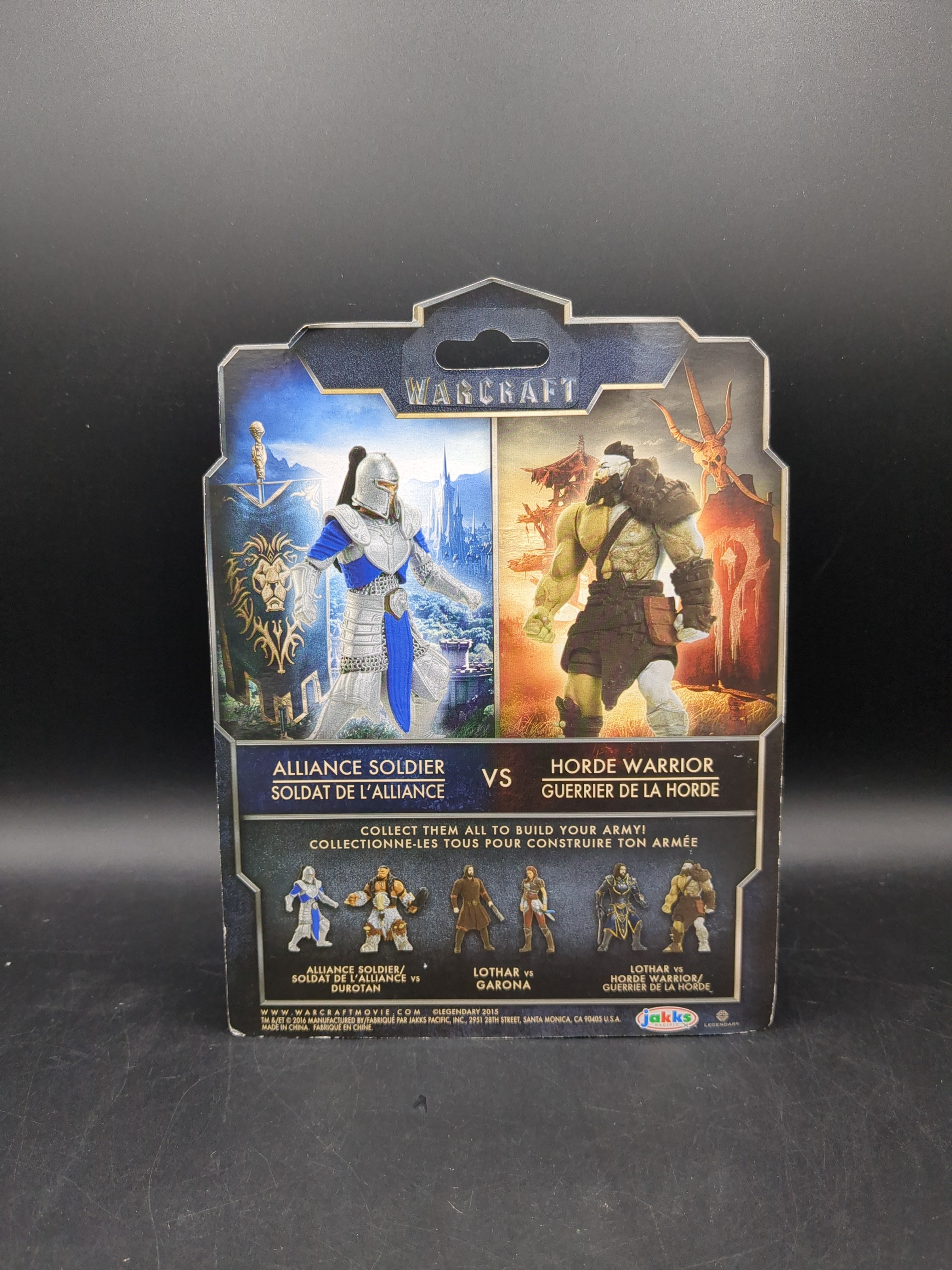 Legendary Warcraft Alliance Soldier vs. Horde Warrior Figure view 3
