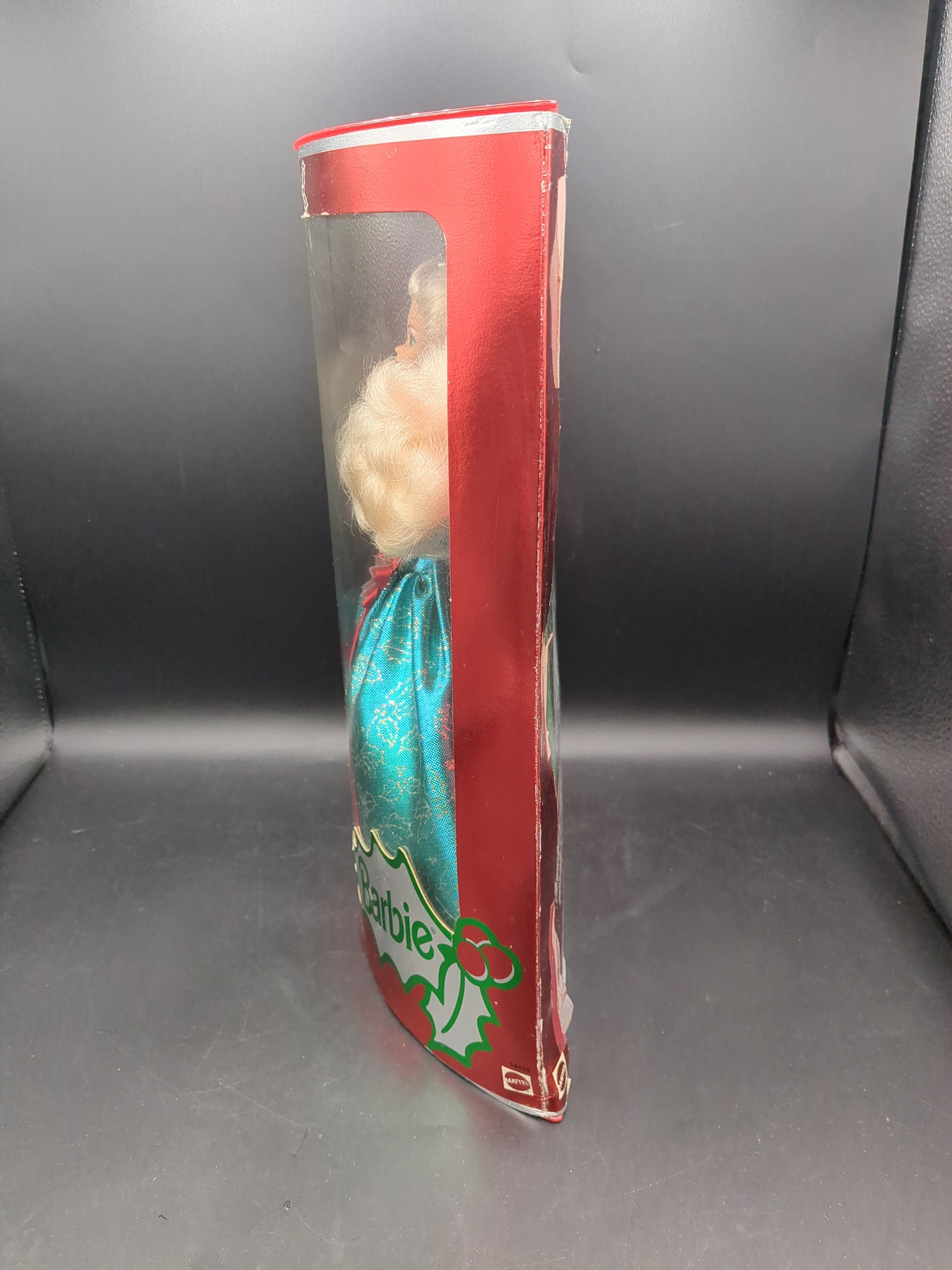 Mattel Barbie Happy Holidays Special Edition 1995 view 2
