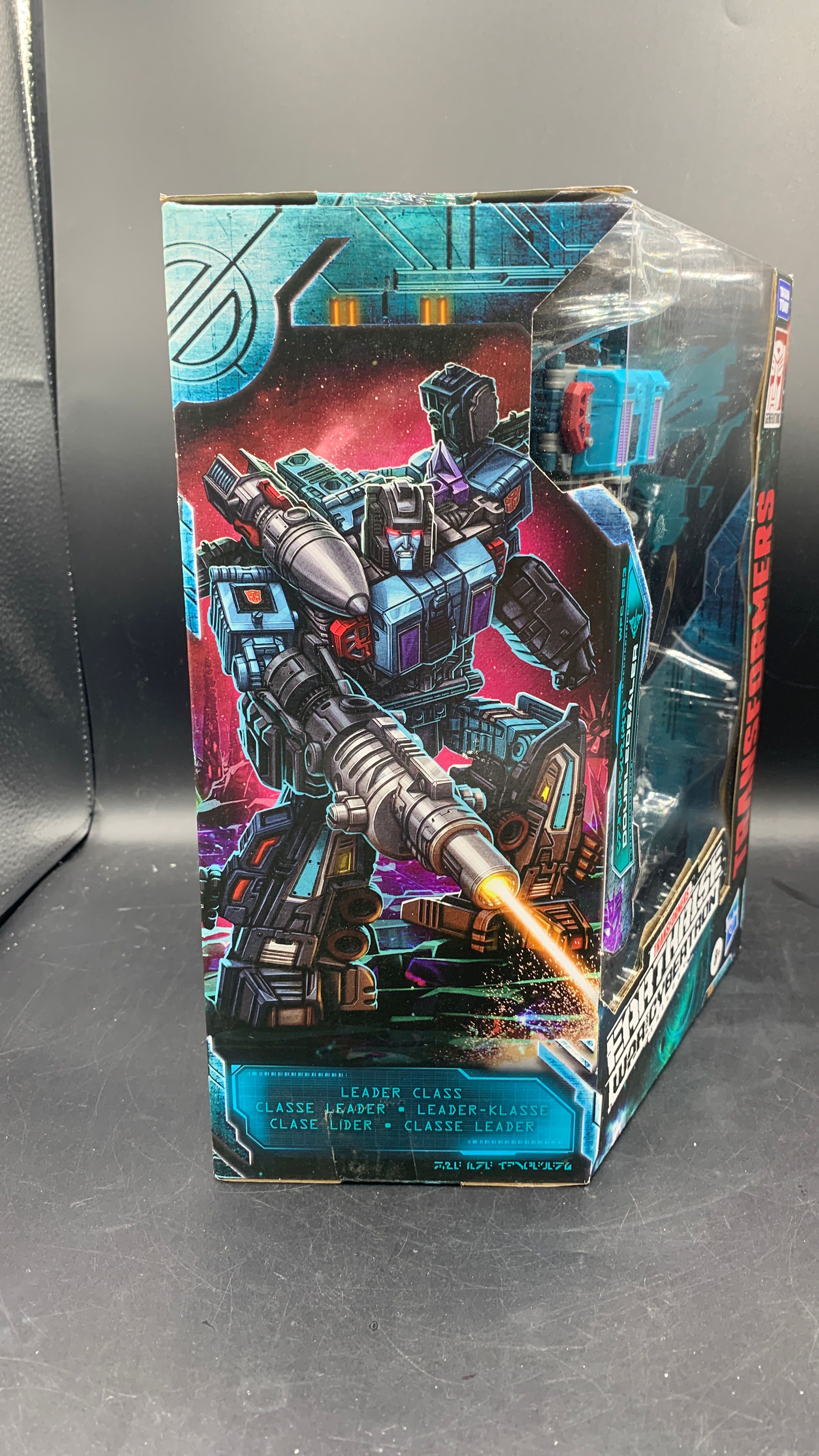 Hasbro Transformers War For Cybertron Earthrise DoulbleDealer Action Figure 2020 view 4