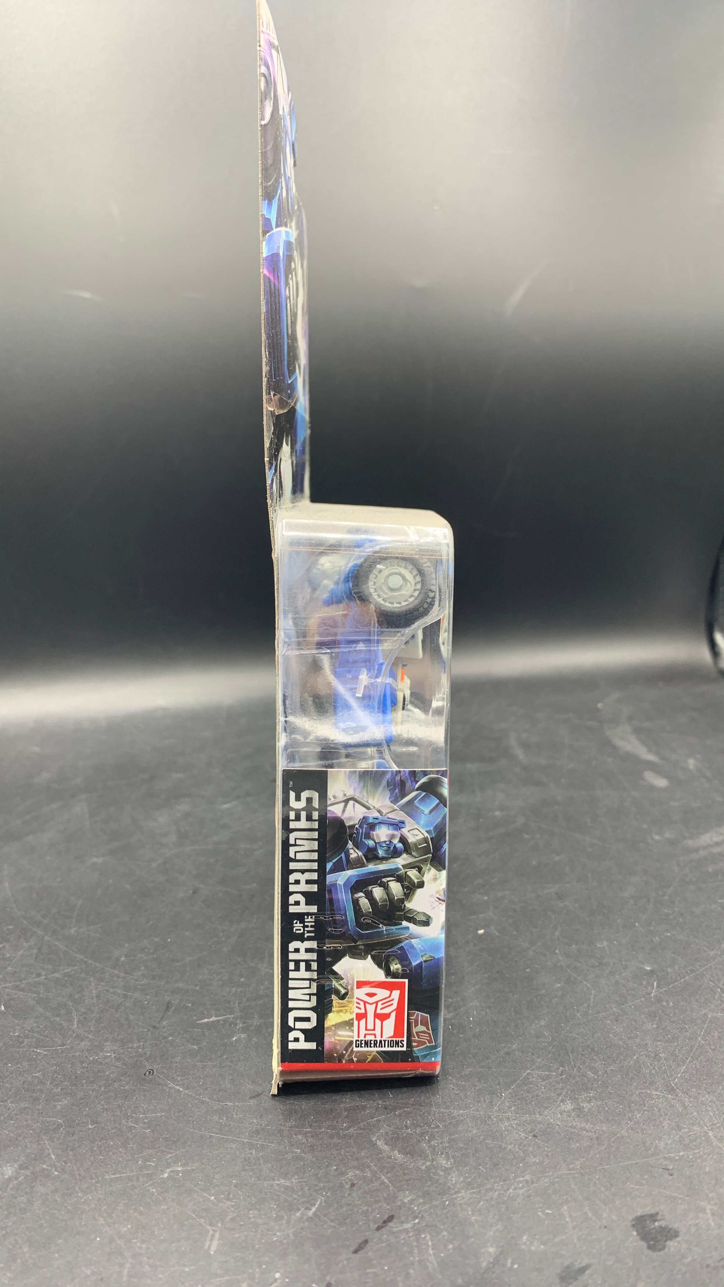 Takara Transformers Power of The Primes Beachcomber Action Figure 2018 view 4