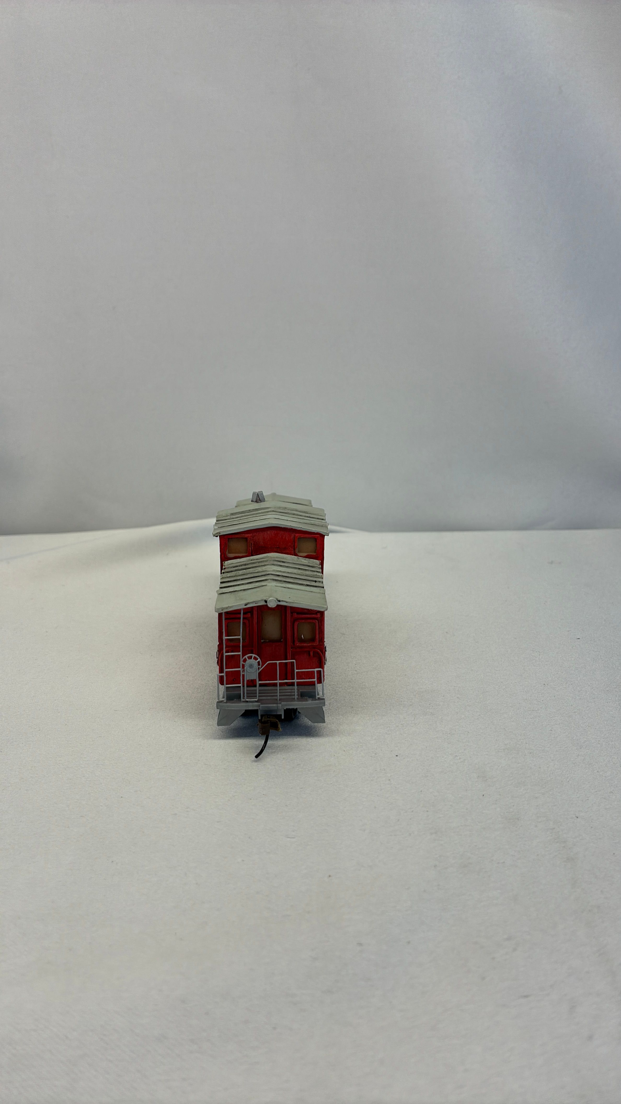 Bachmann Santa Fe Railway Railroad Train Caboose HO Scale view 2