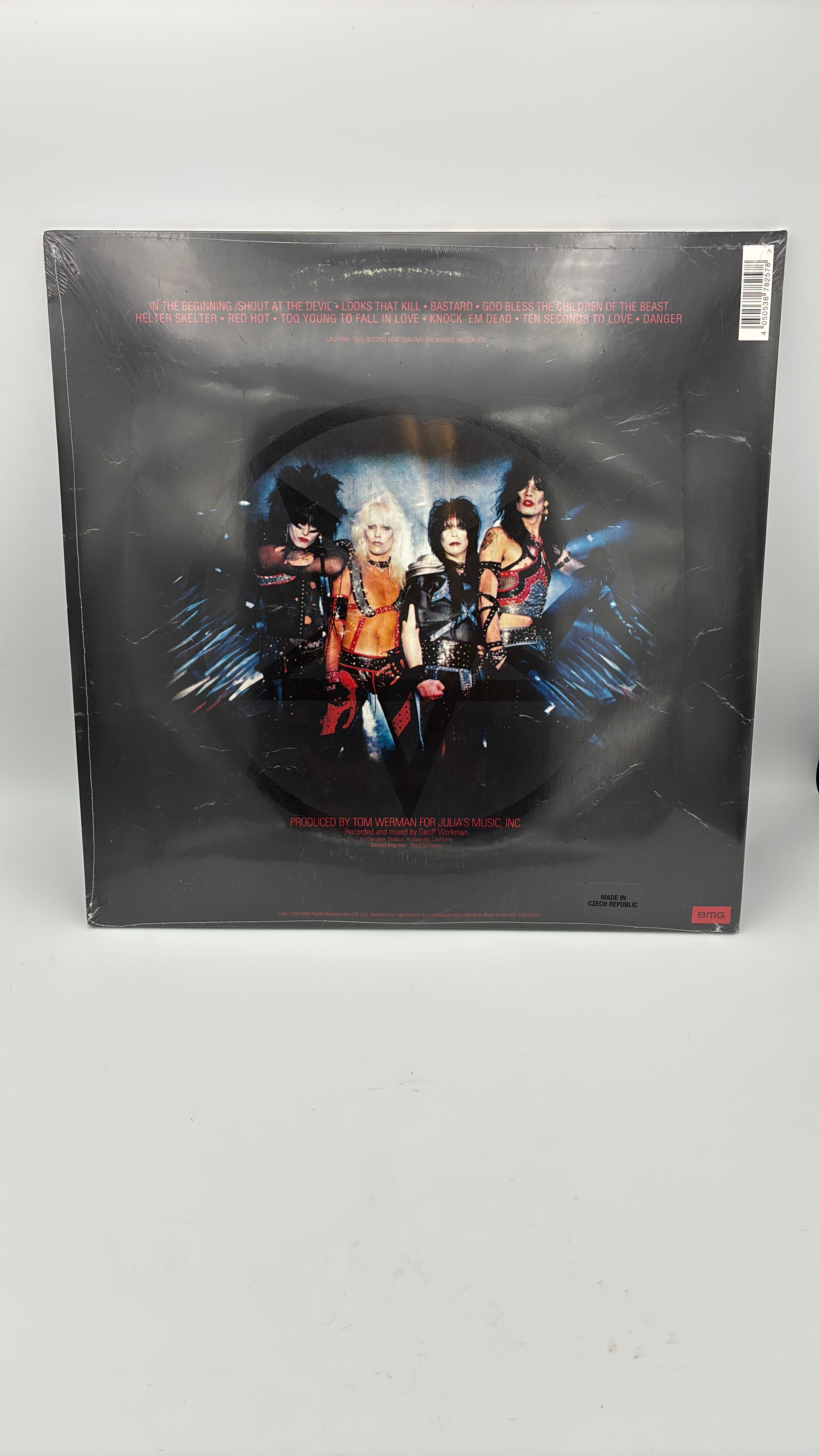 Vinyl Record Motley Crüe Shout at the Devil view 2