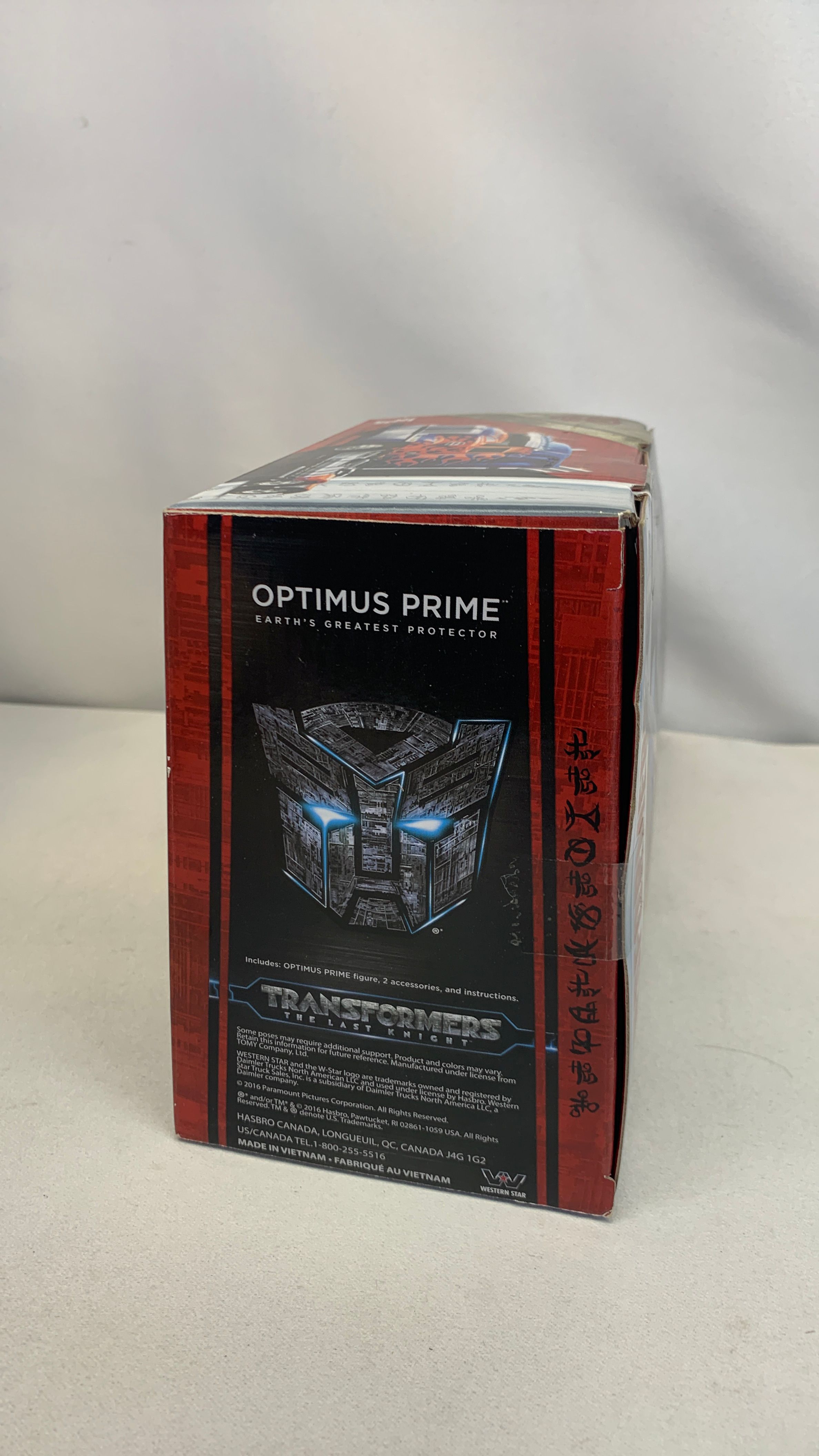Hasbro Transformers The Last Knight Optimus Prime SDCC Figure 2017 Missing Tire Piece view 3