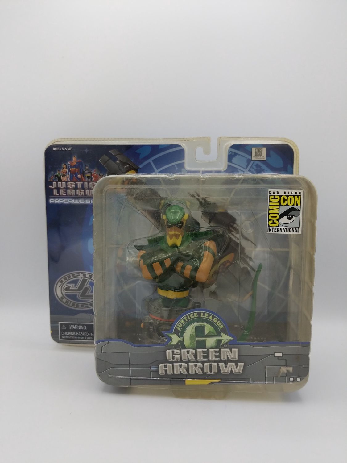 Monogram Masterworks Justice League Green Arrow Paperweight Figure SDCC 2005