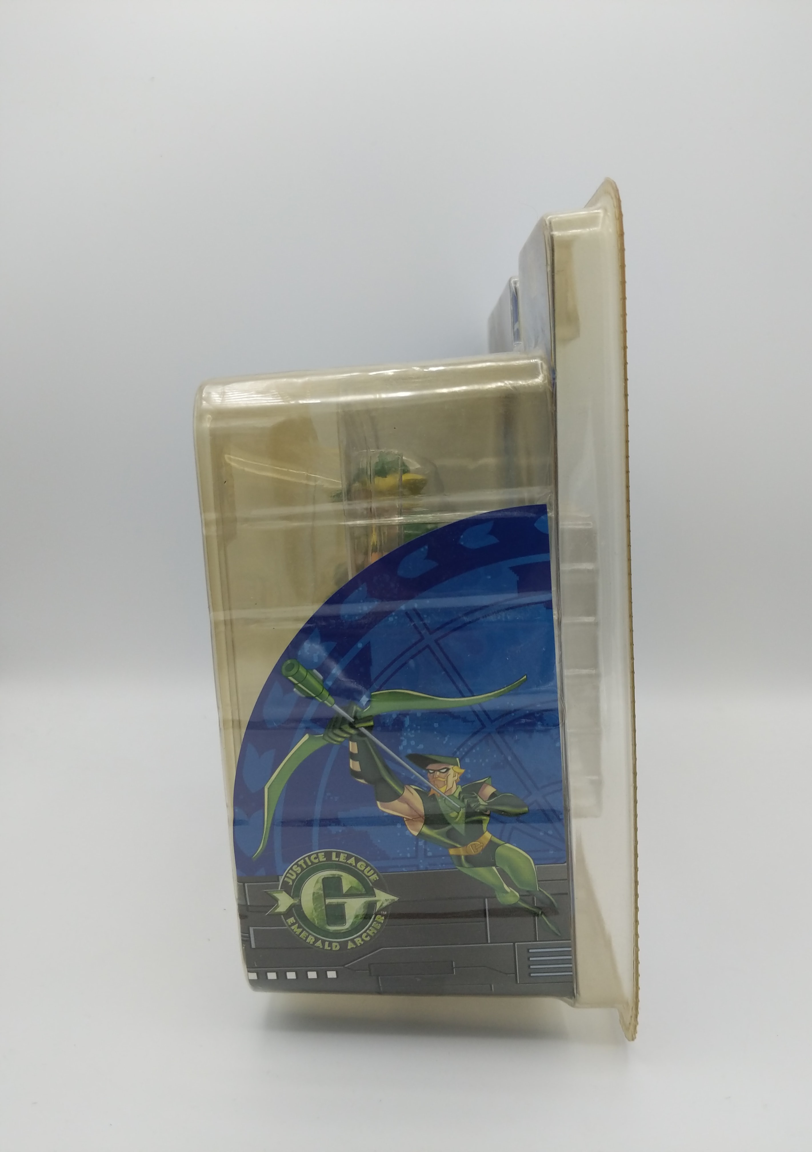 Monogram Masterworks Justice League Green Arrow Paperweight Figure SDCC 2005 view 4