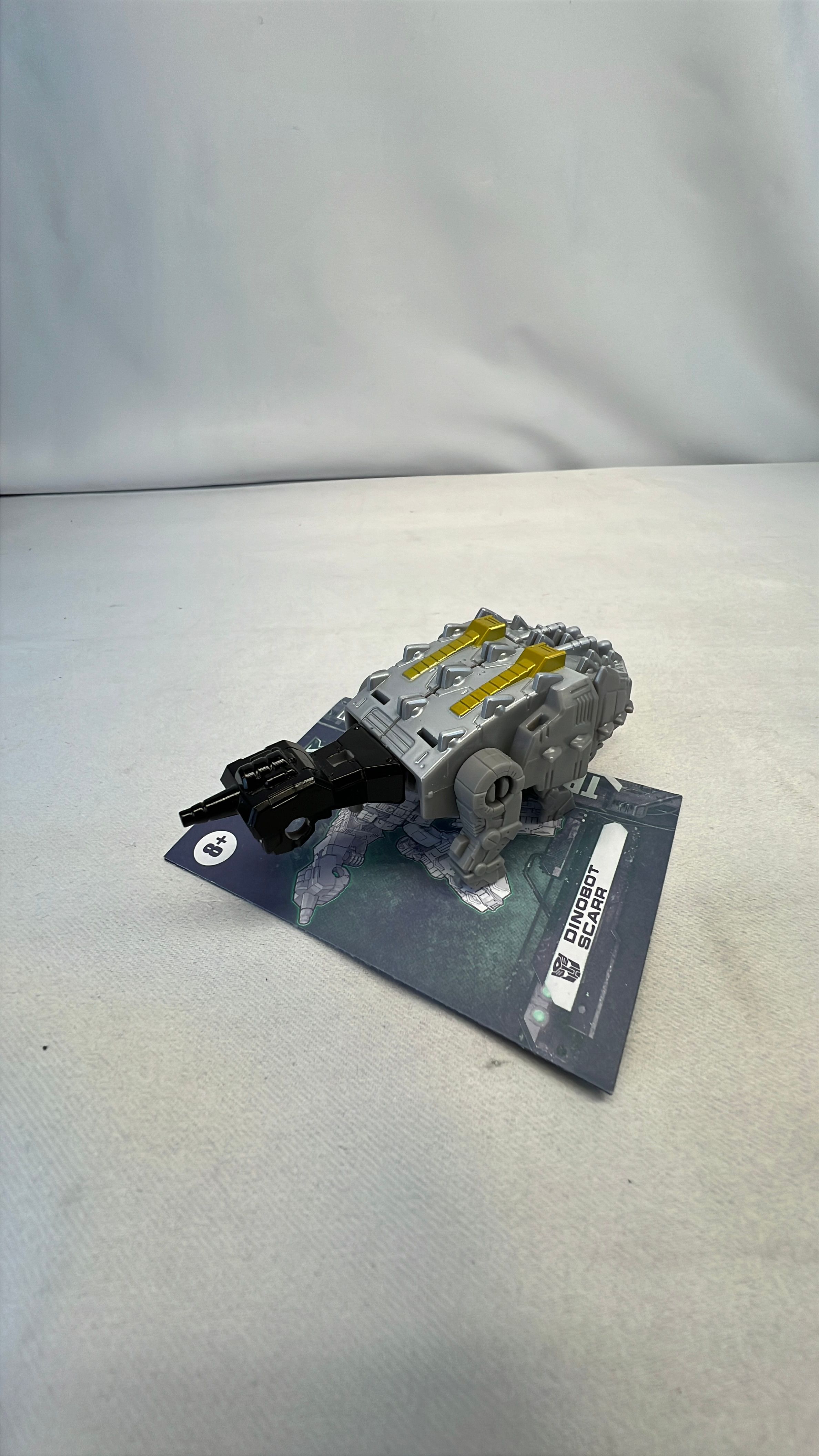 Hasbro Transformers Legacy Evolution Skarr Figure 2023 (used) view 4