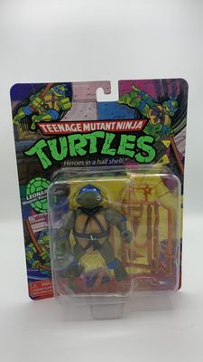 Playmates Teenage Mutant Ninja Turtles Leonardo Figure (Reissue) 2021