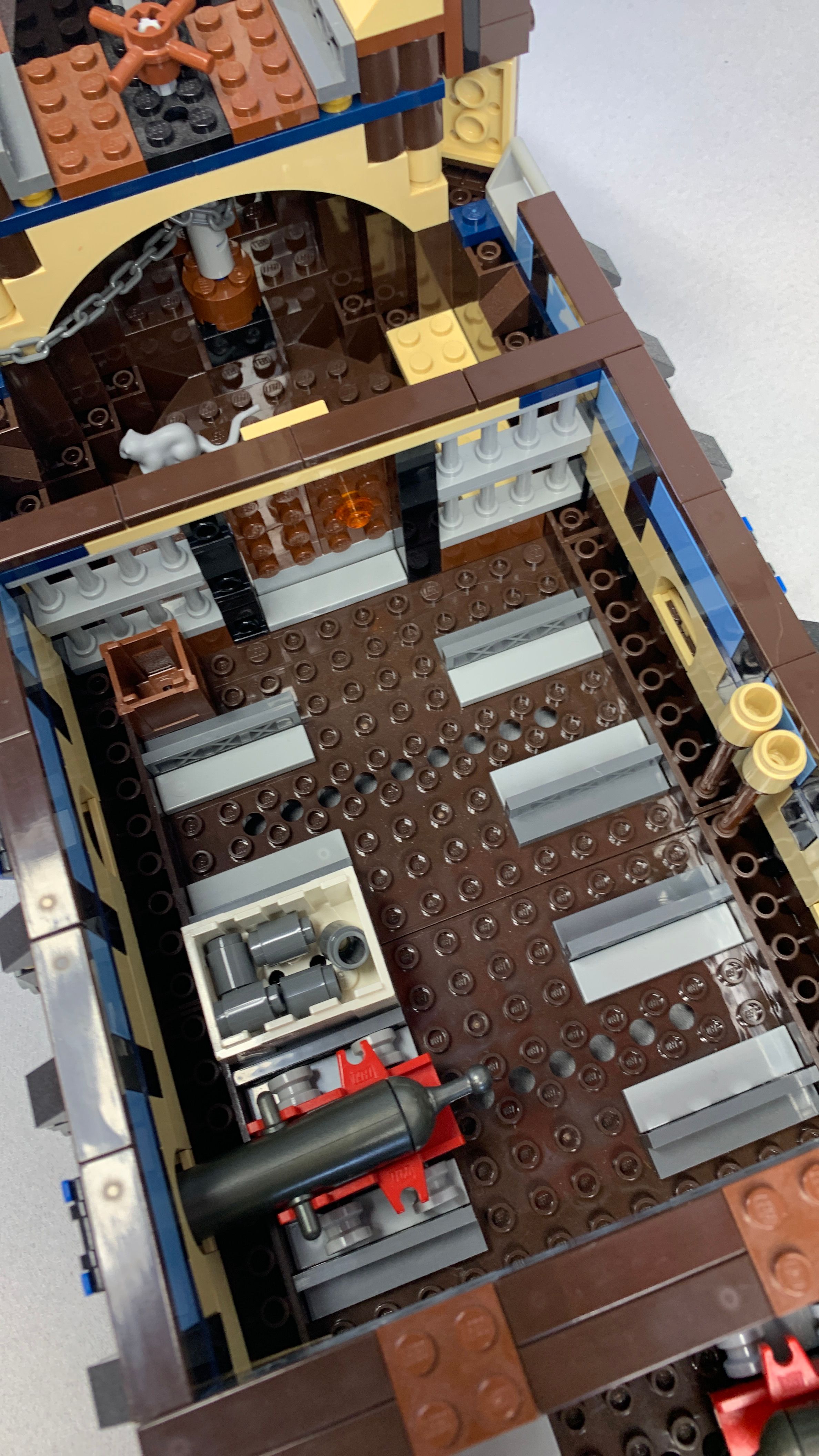 Lego 10210 Pirates Imperial Flagship 2010 (used) Incomplete Missing Capt’s Daughter view 2
