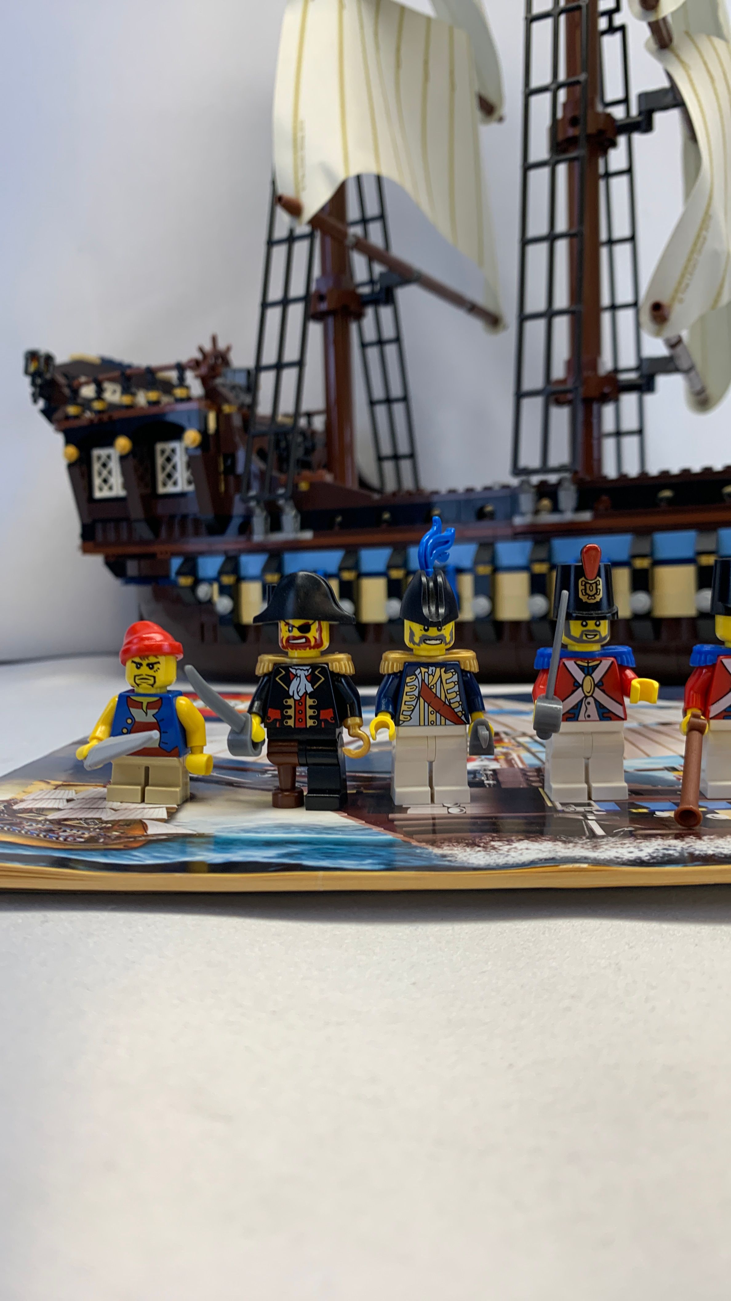 Lego 10210 Pirates Imperial Flagship 2010 (used) Incomplete Missing Capt’s Daughter view 8