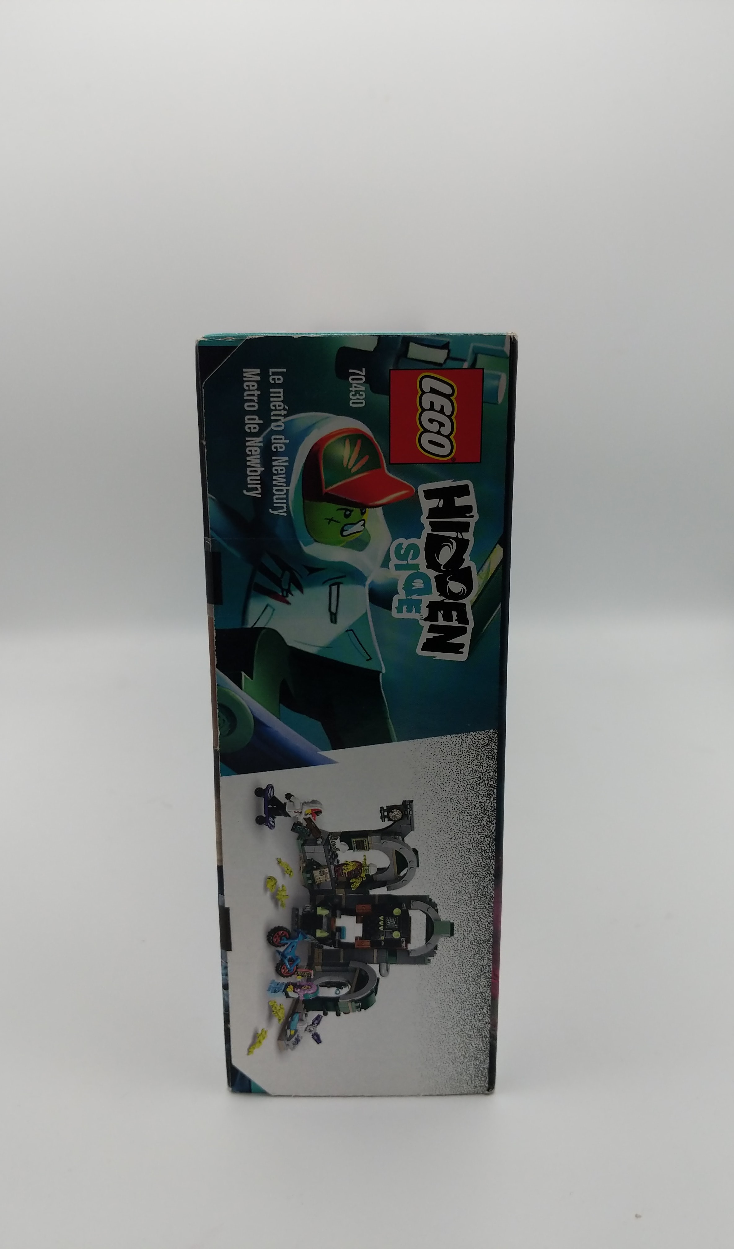 Lego 70430 Hidden Side Newbury Subway 2020 view 3