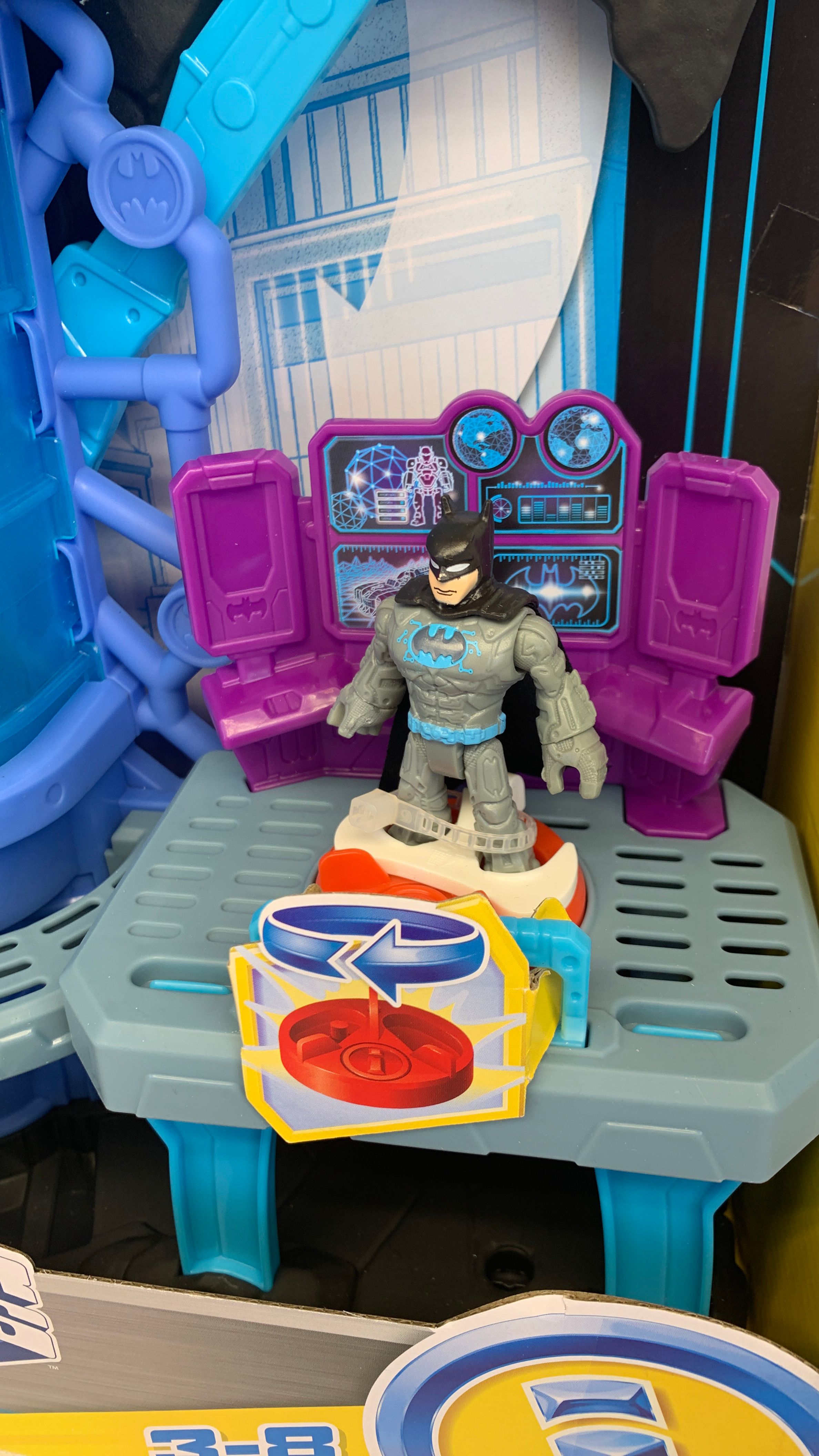 Fisher-price Imaginex Figure DC Superfriends Bat-Tech Batcave Playset 2021 view 2