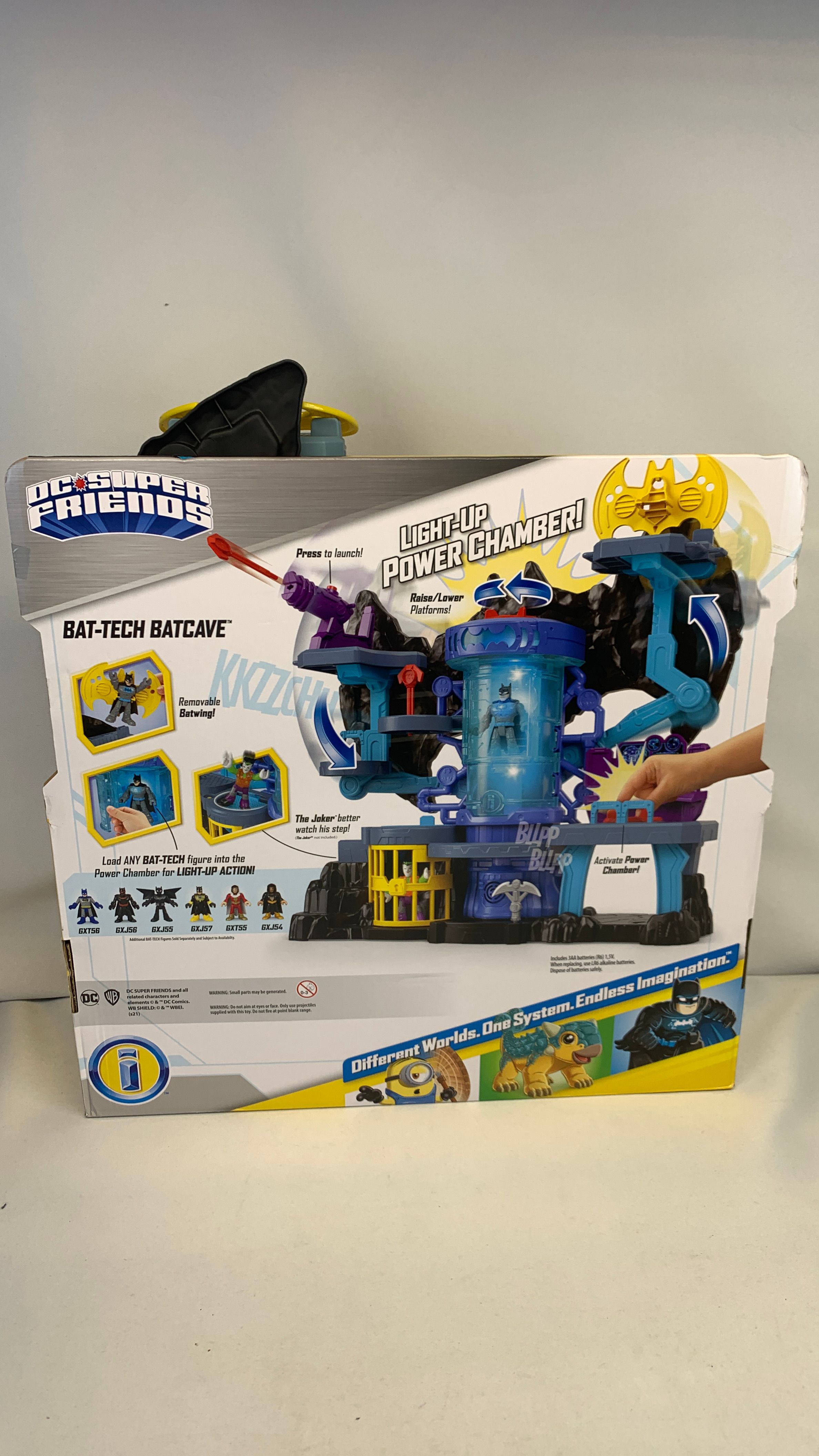 Fisher-price Imaginex Figure DC Superfriends Bat-Tech Batcave Playset 2021 view 4
