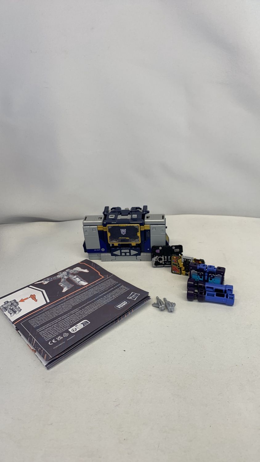 Hasbro Transformers Legacy United Soundwave Figure 2024 (used)