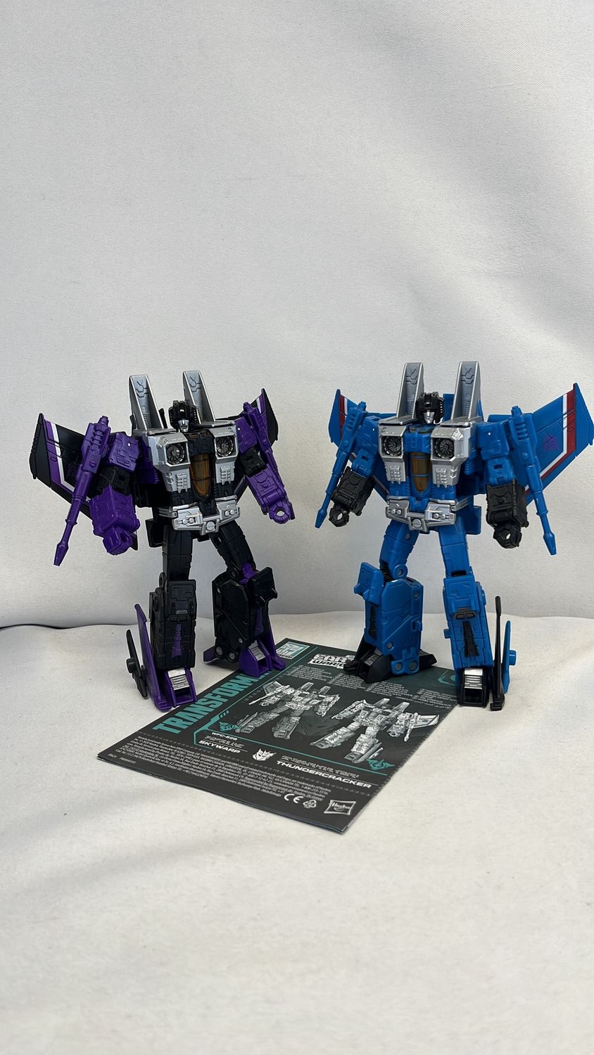 Hasbro Transformers War For Cybertron Earthrise Skywarp &amp; Thundercracker Figures 2020 (used)