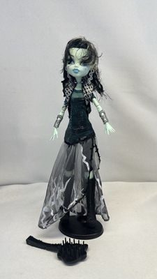 Mattel Monster High Frankie Stein Ghouls Rule Figure 2012 (used) Incomplete