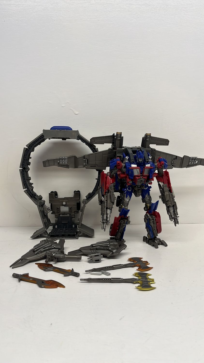 Hasbro Transformers Studio Series 44 Optimus Prime 2019 (used) Incomplete With Upgrade Kit