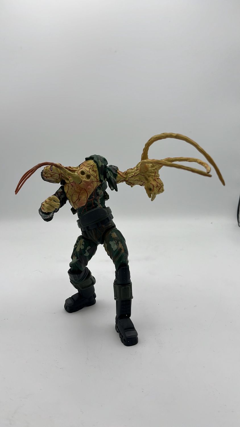 Joyride Halo 2 Combat Flood Marine Human Figure 2004 (used) Incomplete