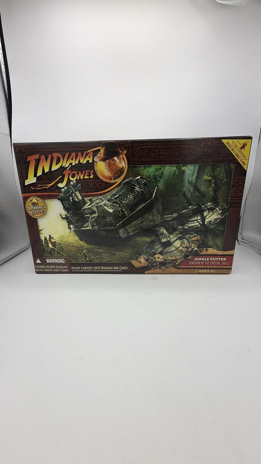 Hasbro Indiana Jones Kingdom Figure Crystal Skull Jungle Cutter Boat Vehicle