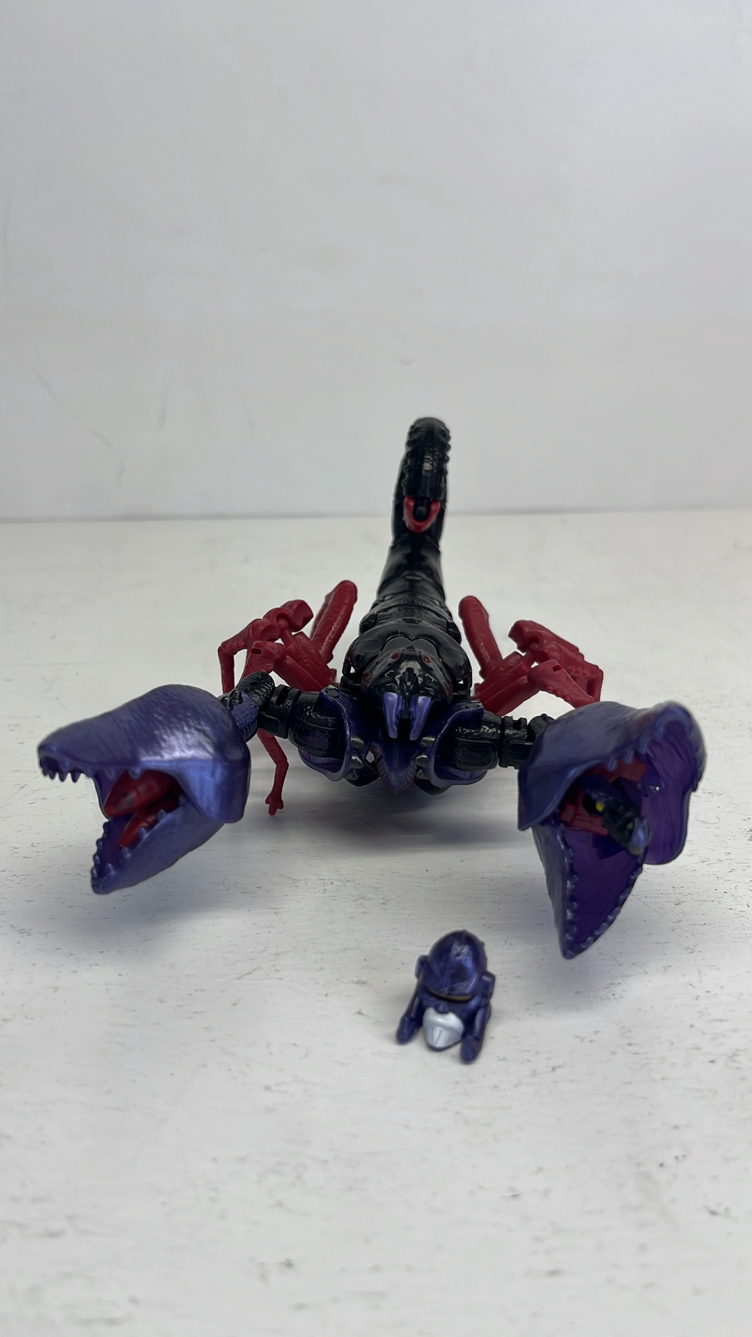 Hasbro Transformers Legacy Buzzworthy Bumblebee Scorponok Figure 2022 (used)