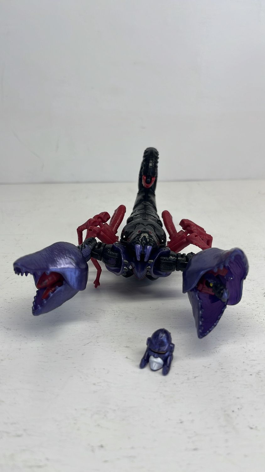 Hasbro Transformers Legacy Buzzworthy Bumblebee Scorponok Figure 2022 (used)