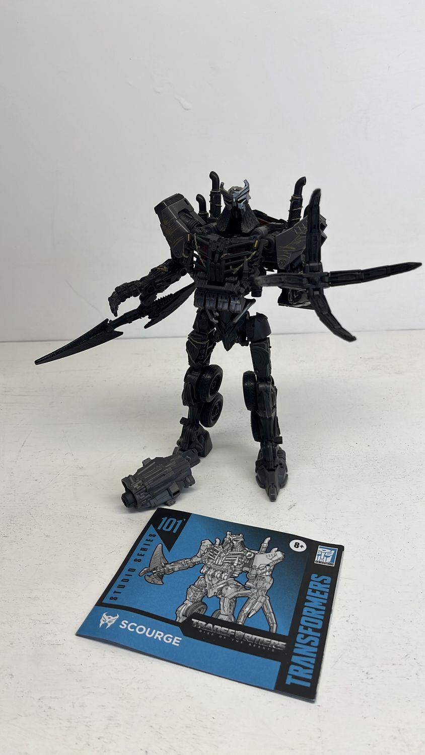 Hasbro Transformers Studio Series 101 Scourge Figure 2023 (used)