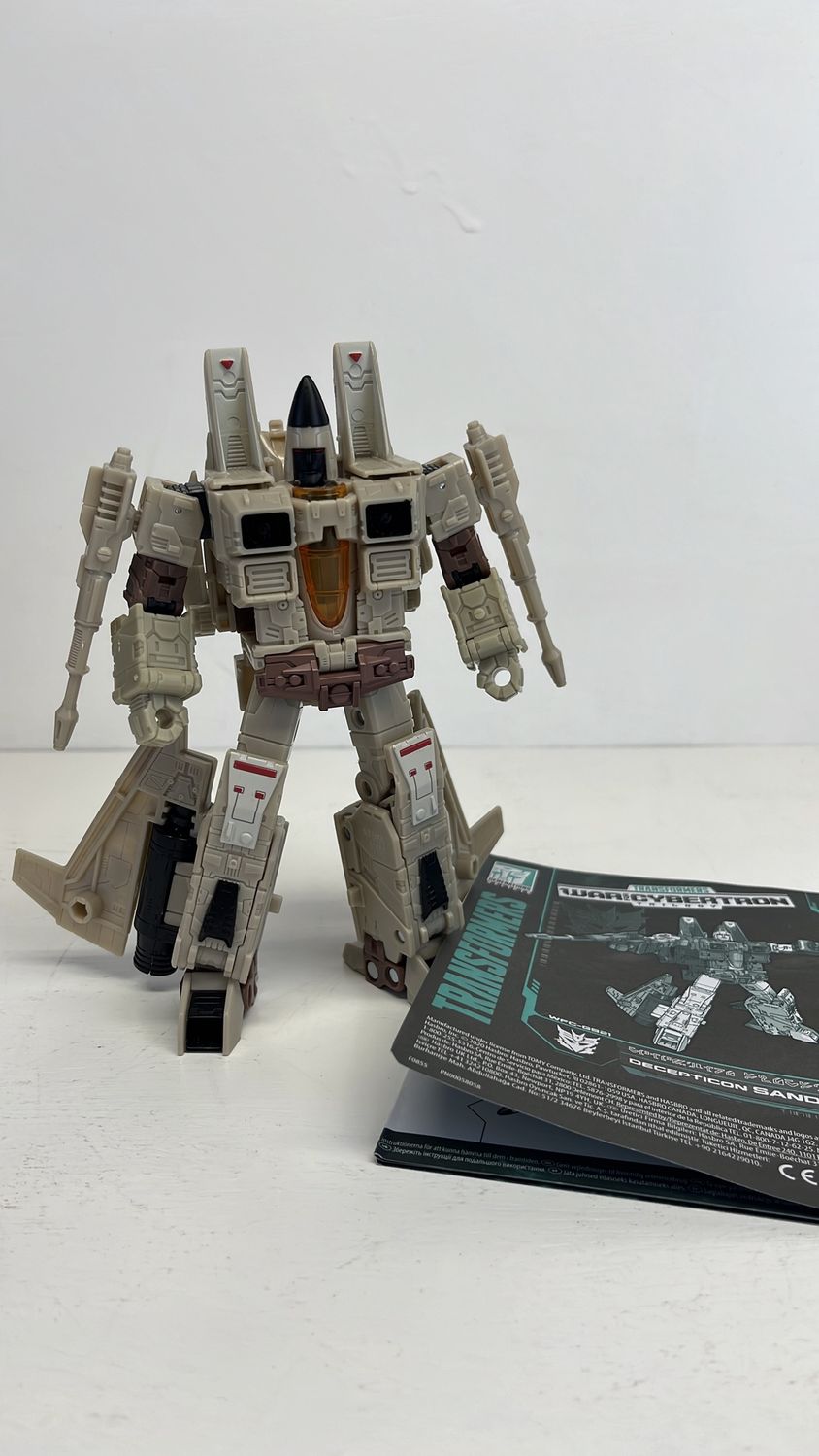 Hasbro Transformers Generations Selects Sandstorm Figure 2020 (used)