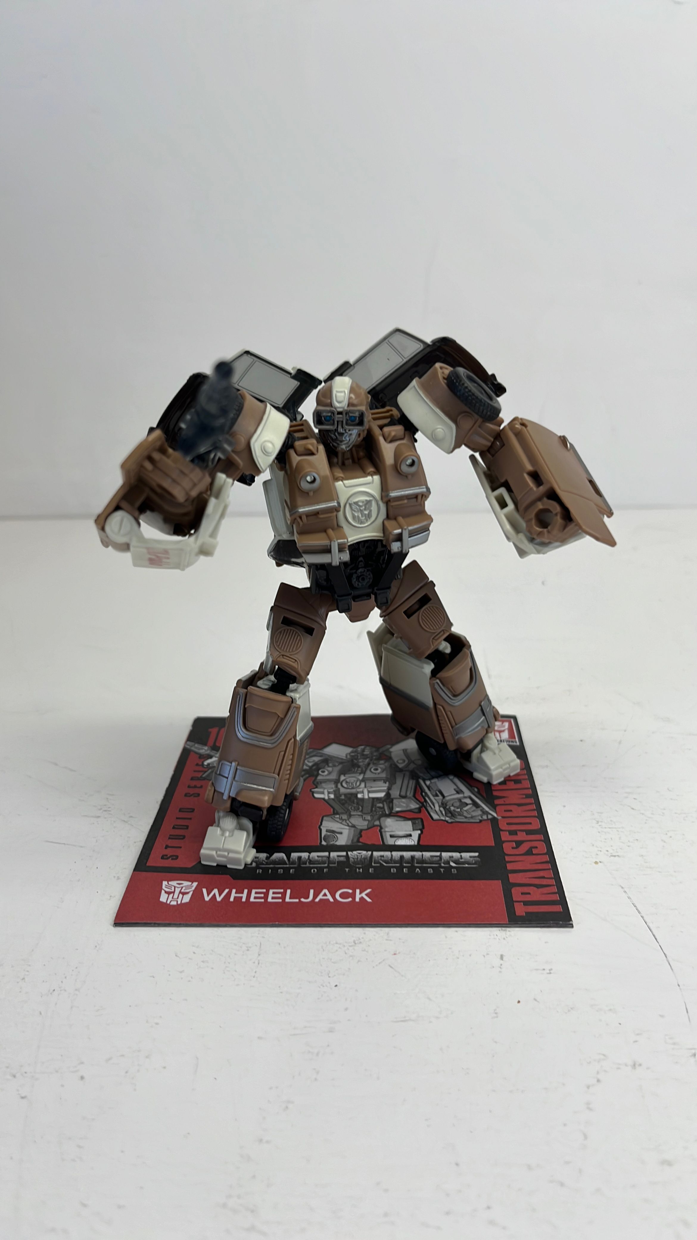 Hasbro Transformers Studio Series 108 Wheeljack Figure 2023 (used) view 3