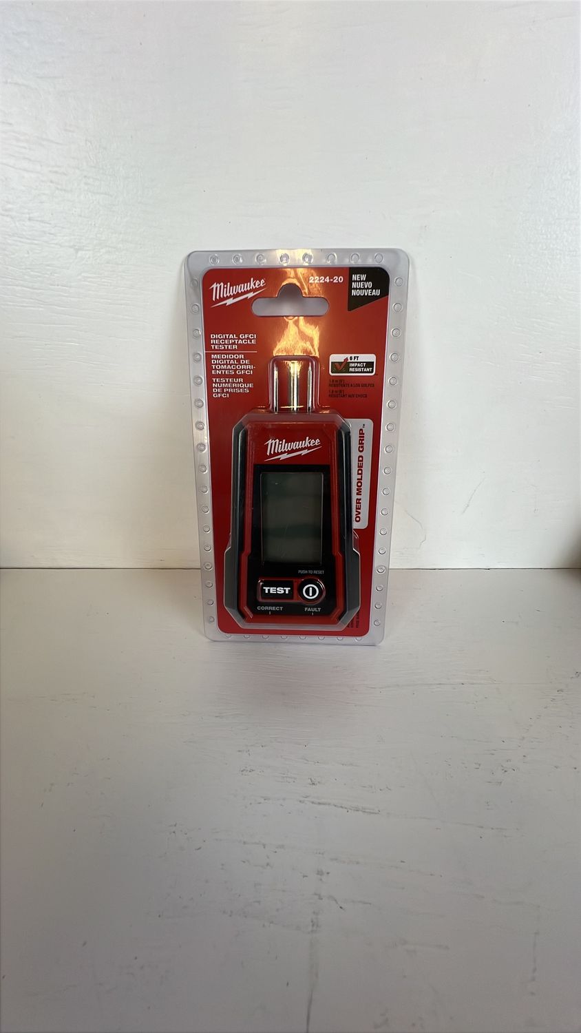 Milwaukee Tool 2224-20 Digital LCD Receptacle Tester
