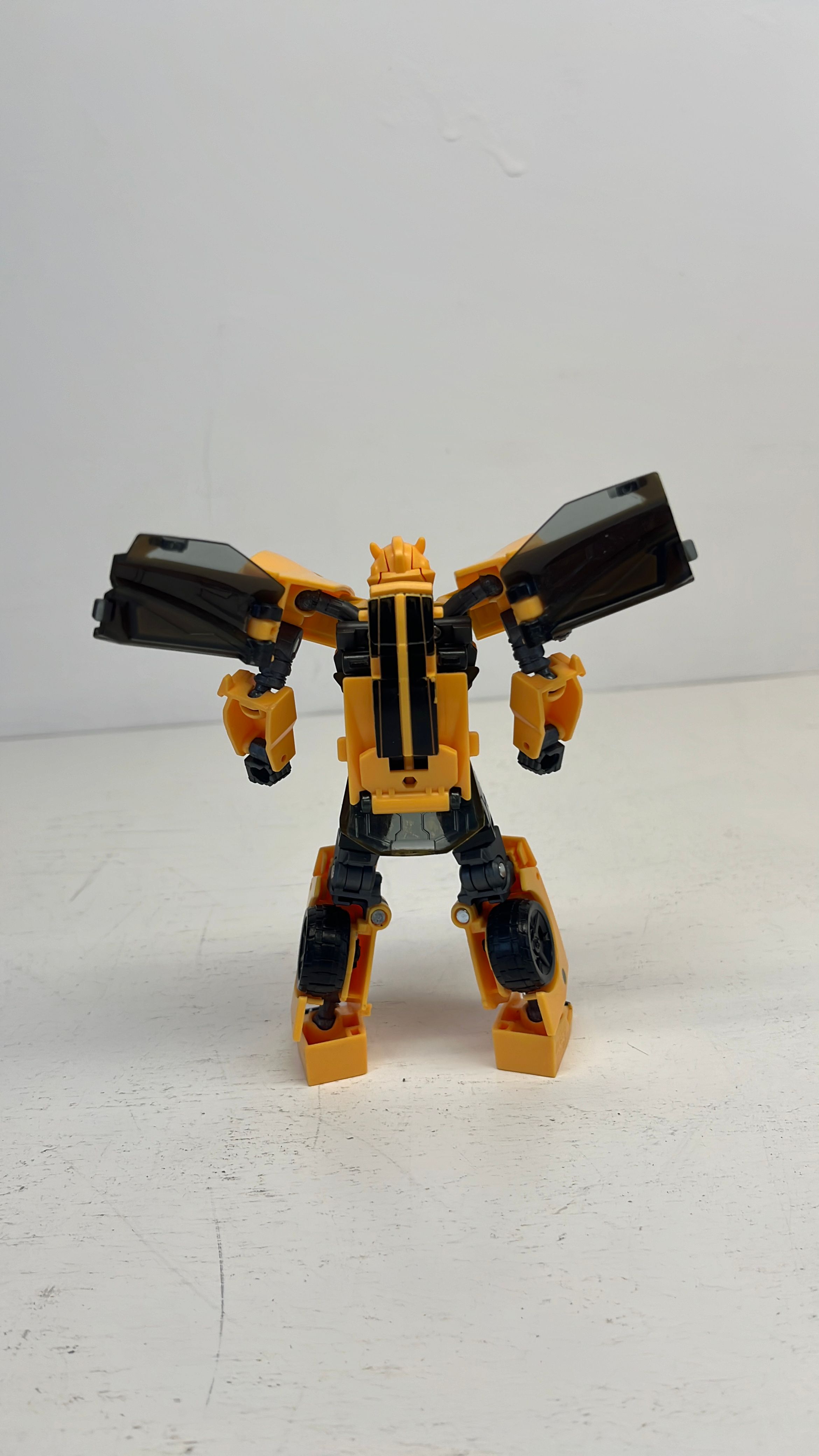Hasbro Transformers Earthspark Deluxe Bumblebee Figure 2024 (used) view 2