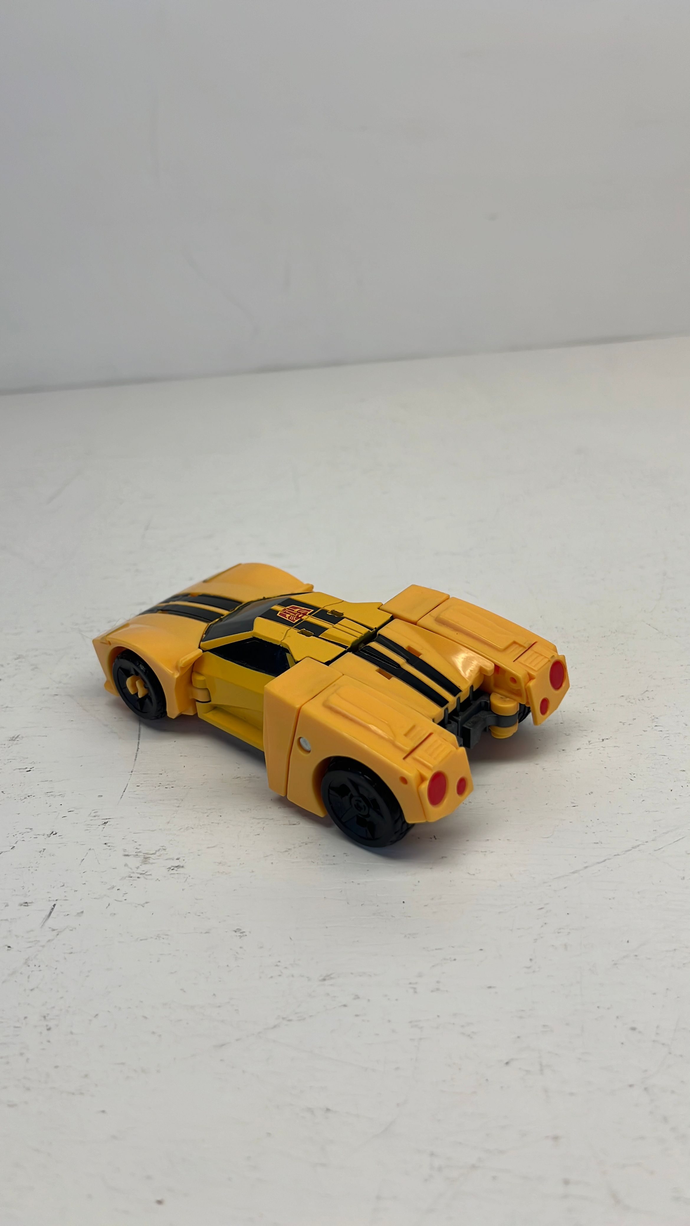Hasbro Transformers Earthspark Deluxe Bumblebee Figure 2024 (used) view 4