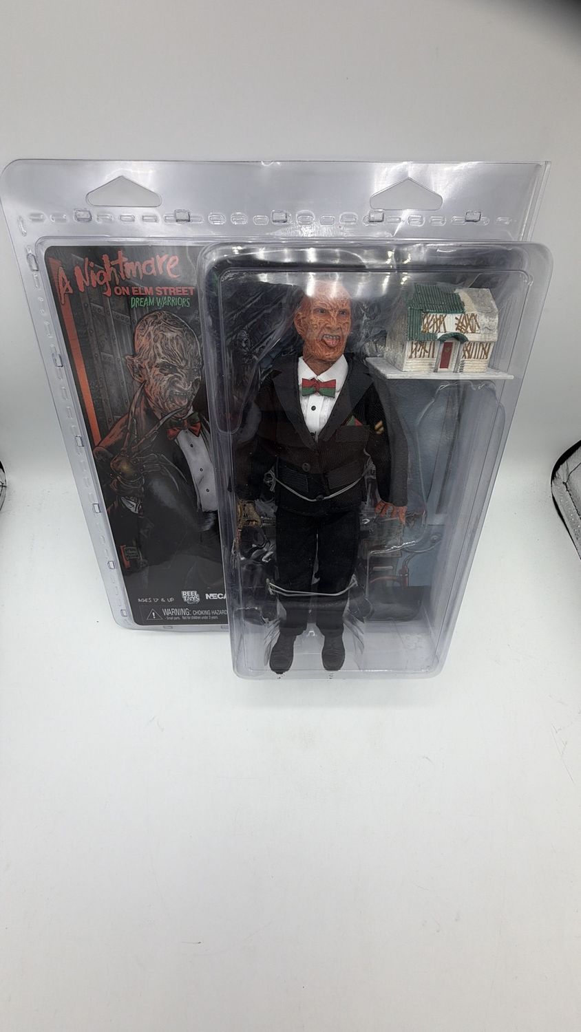 NECA A Nightmare On Elm Street 3  Dream Warriors Freddy Krueger Clothed Suit Figure