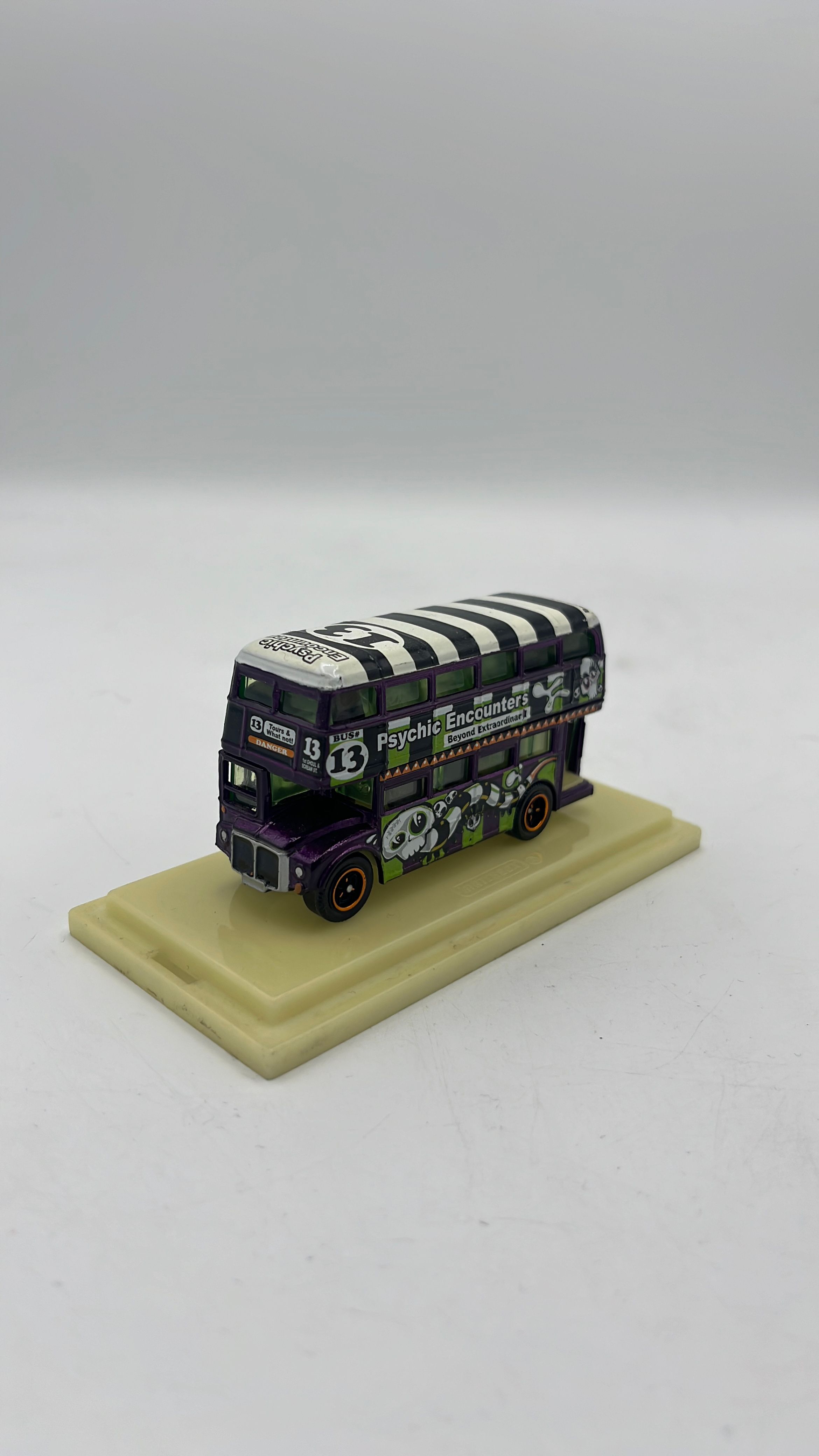 Mattel Matchbox Dream Halloween 2008 Double DecyBus Diecast Car (used) view 2
