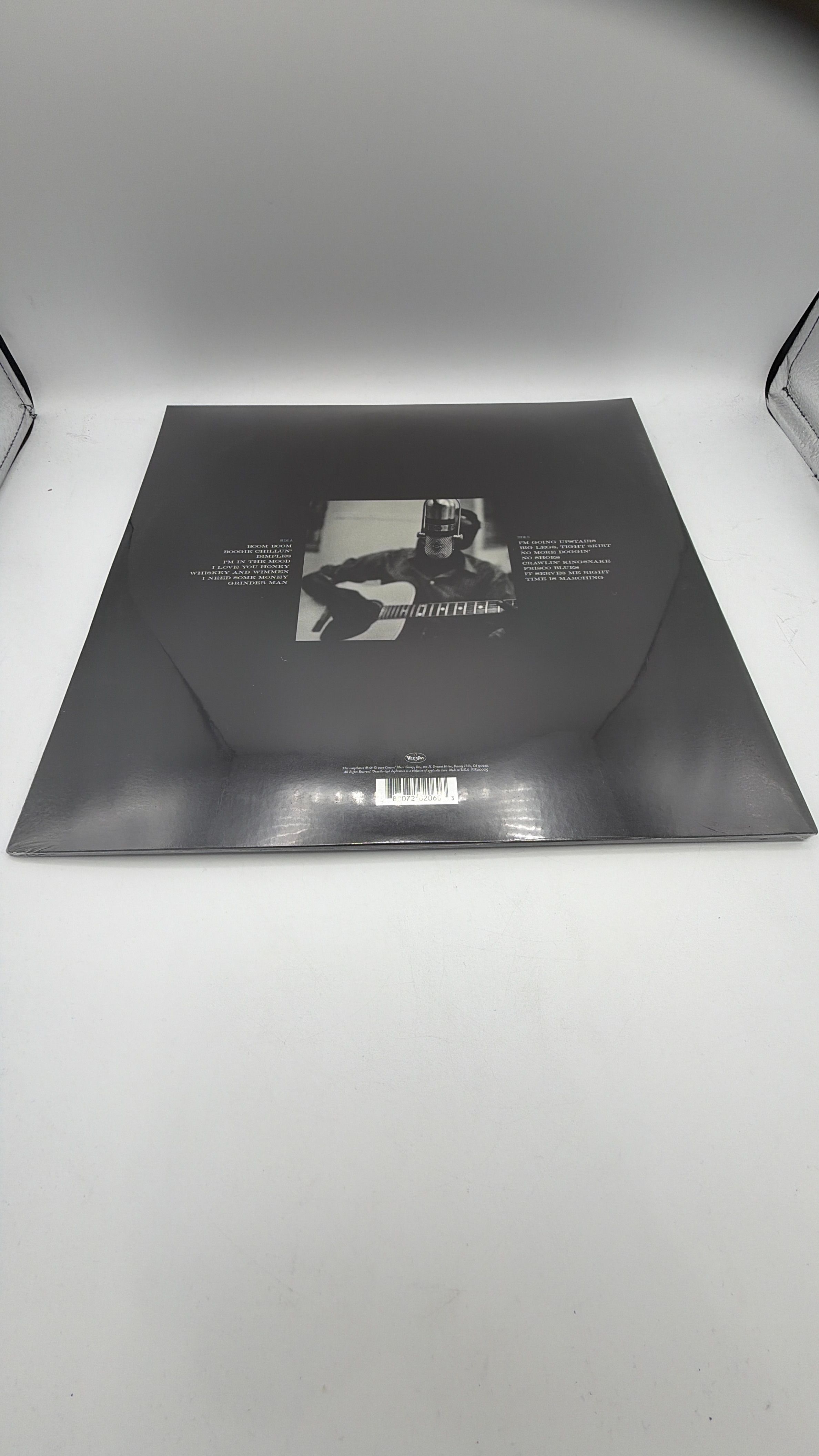 Vinyl Record | John Lee Hooker - Whiskey & Wimmen: John Lee Hooker's Finest view 2
