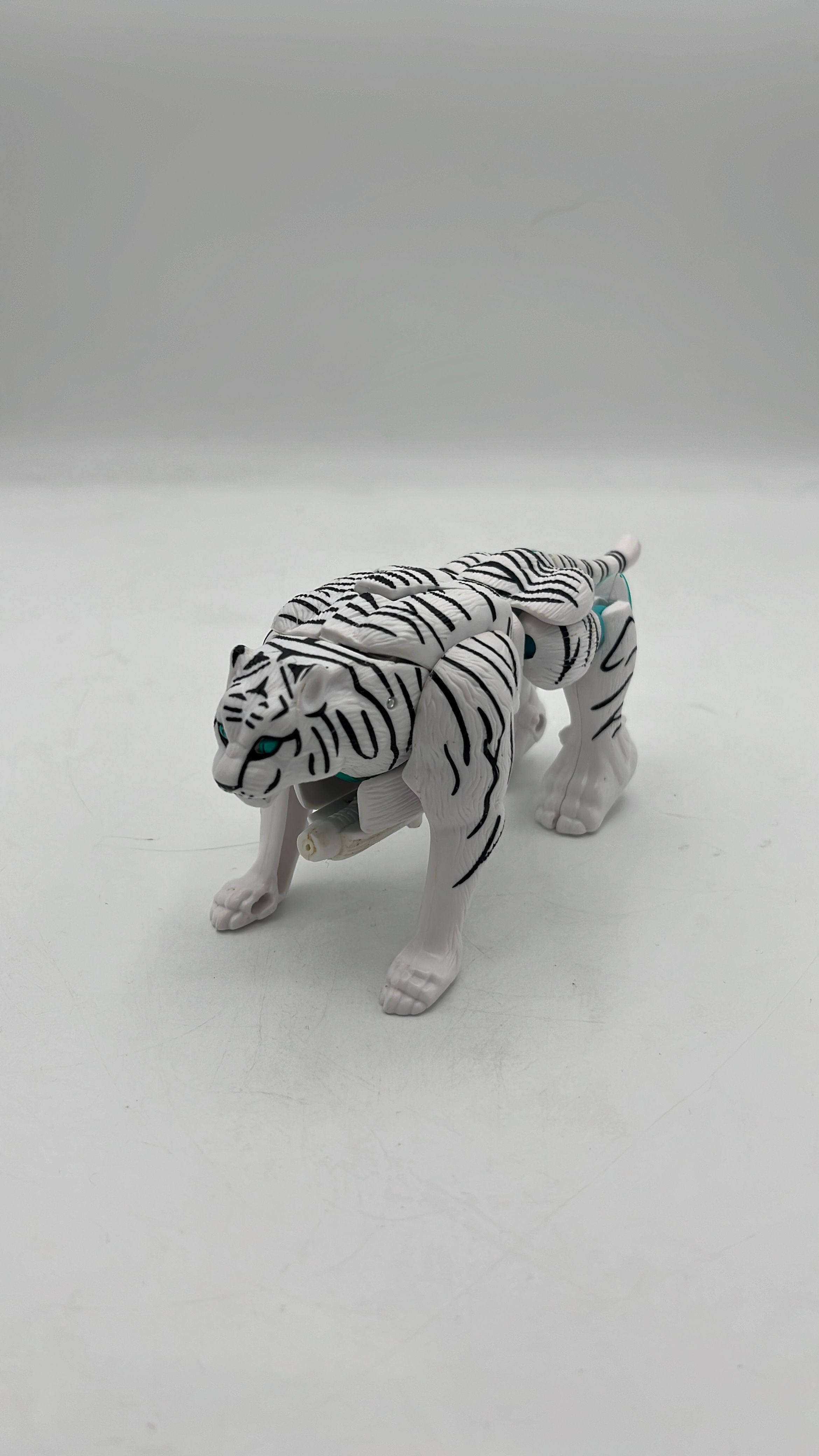Hasbro Transformers Beast Wars Tigertron Figure 2022 (used) view 2