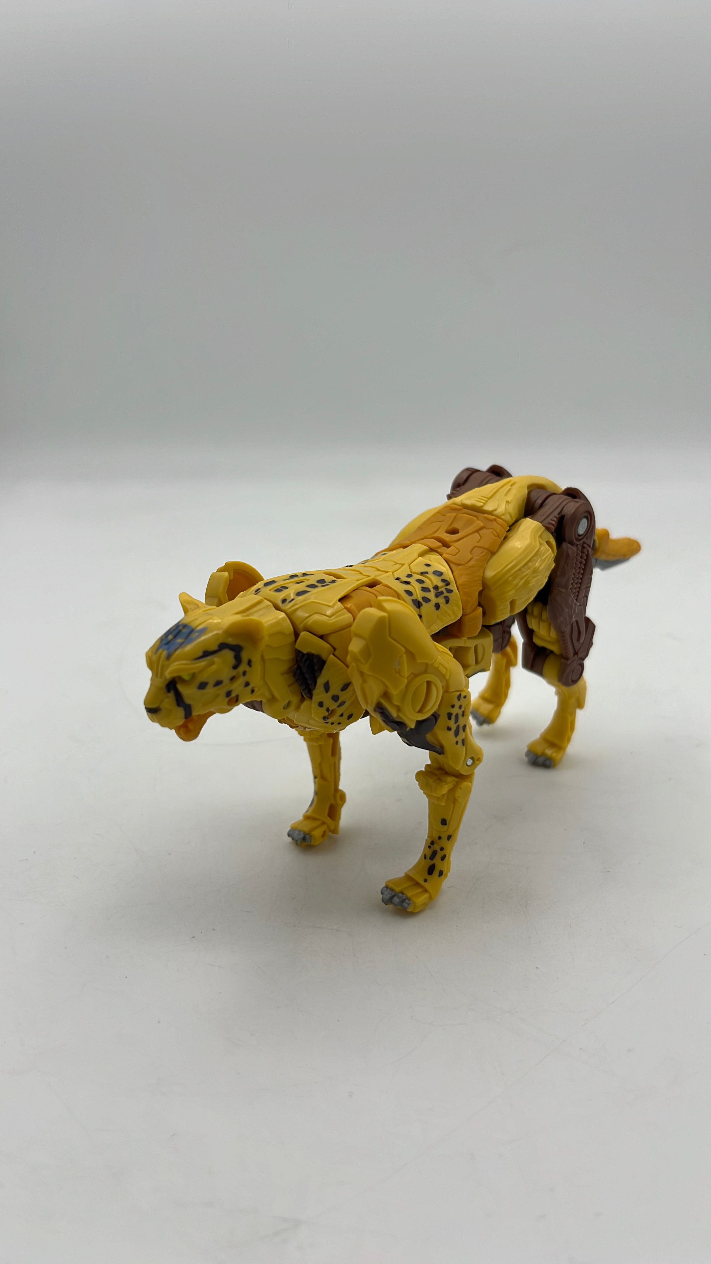 Hasbro Transformers Rise of the Beasts Cheetor Figure 2023 (used) Incomplete view 2