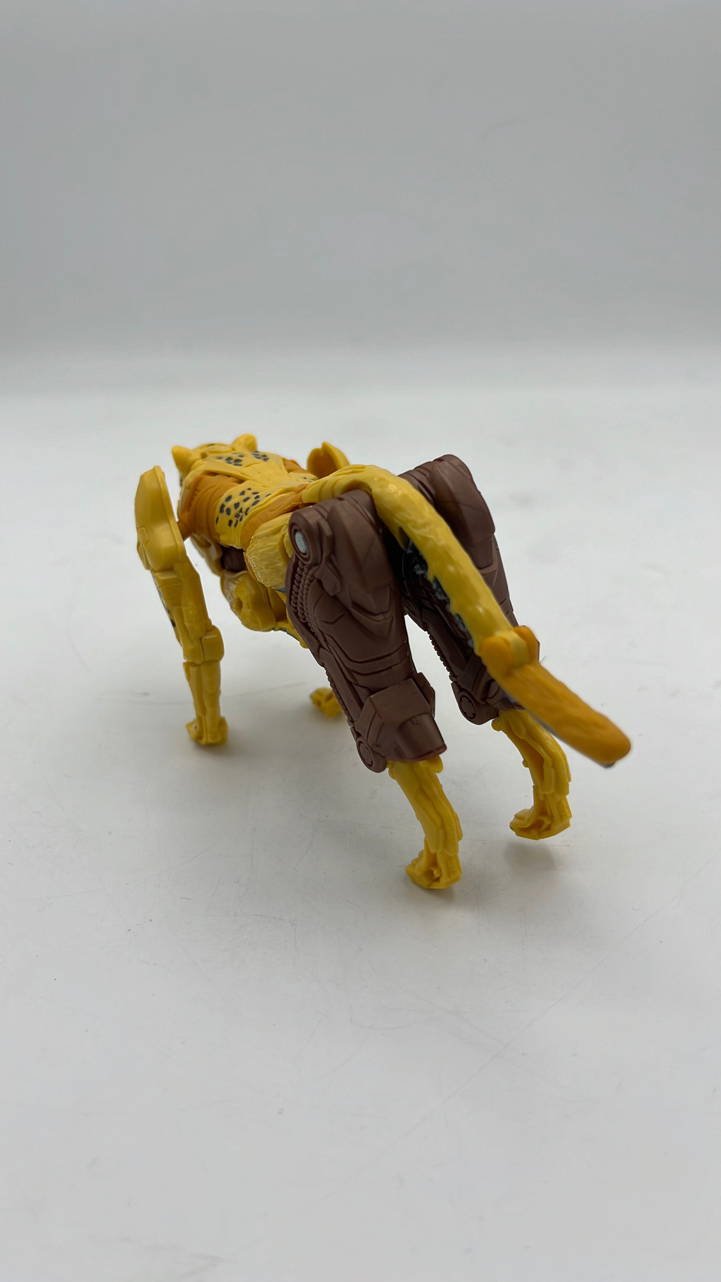 Hasbro Transformers Rise of the Beasts Cheetor Figure 2023 (used) Incomplete view 3