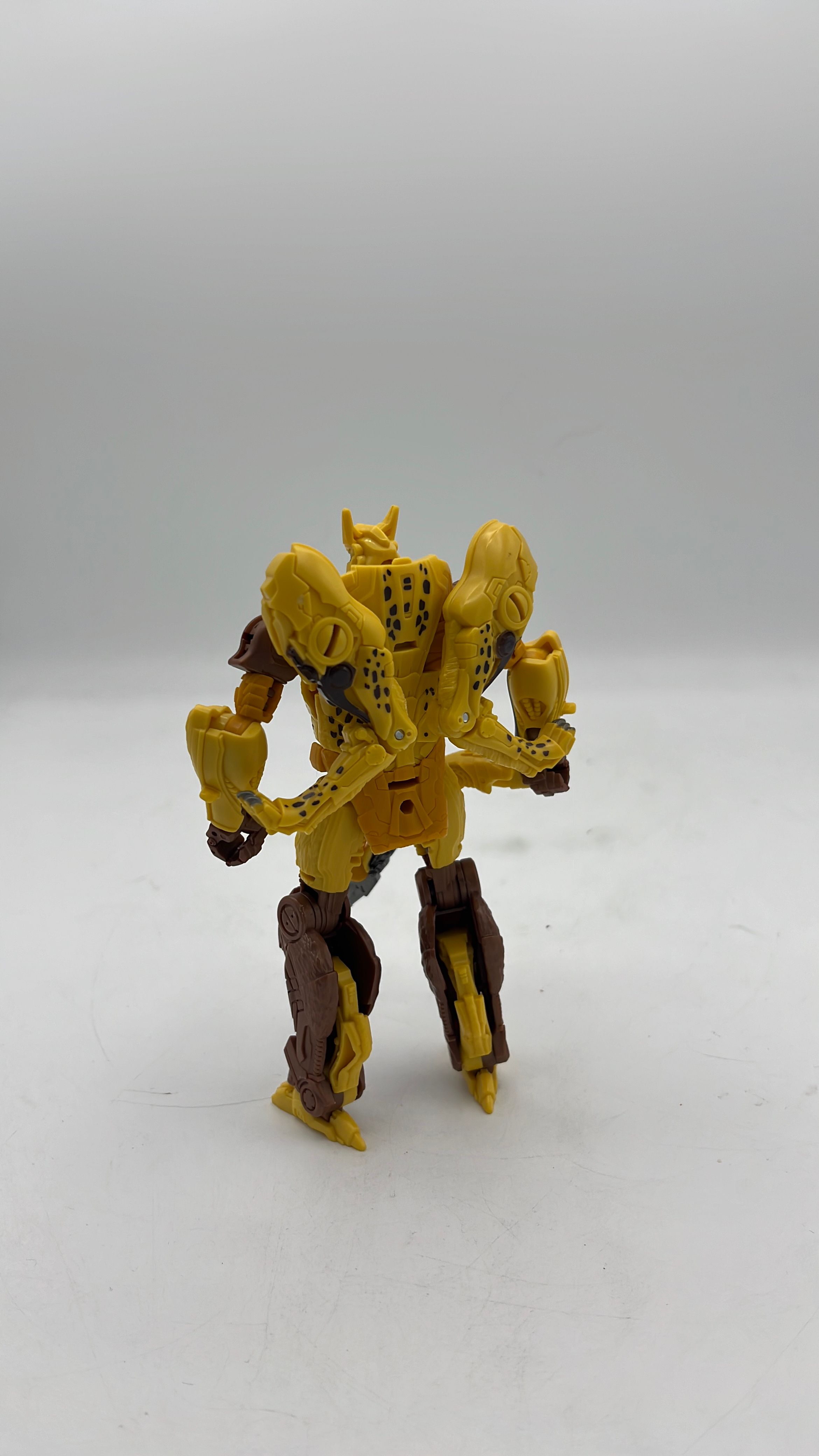 Hasbro Transformers Rise of the Beasts Cheetor Figure 2023 (used) Incomplete view 4