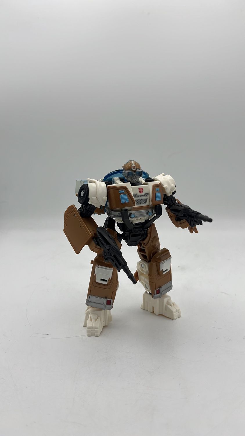 Hasbro Transformers Rise of the Beasts Wheeljack Figure 2023 (used)