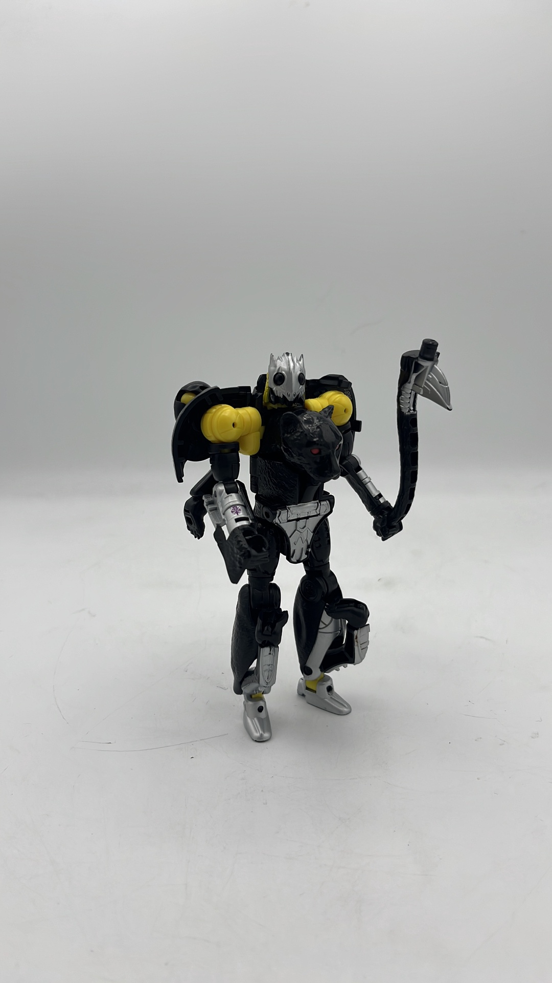 Hasbro Transformers War For Cybertron Kingdom Shadow Panther Figure 2021 (used)