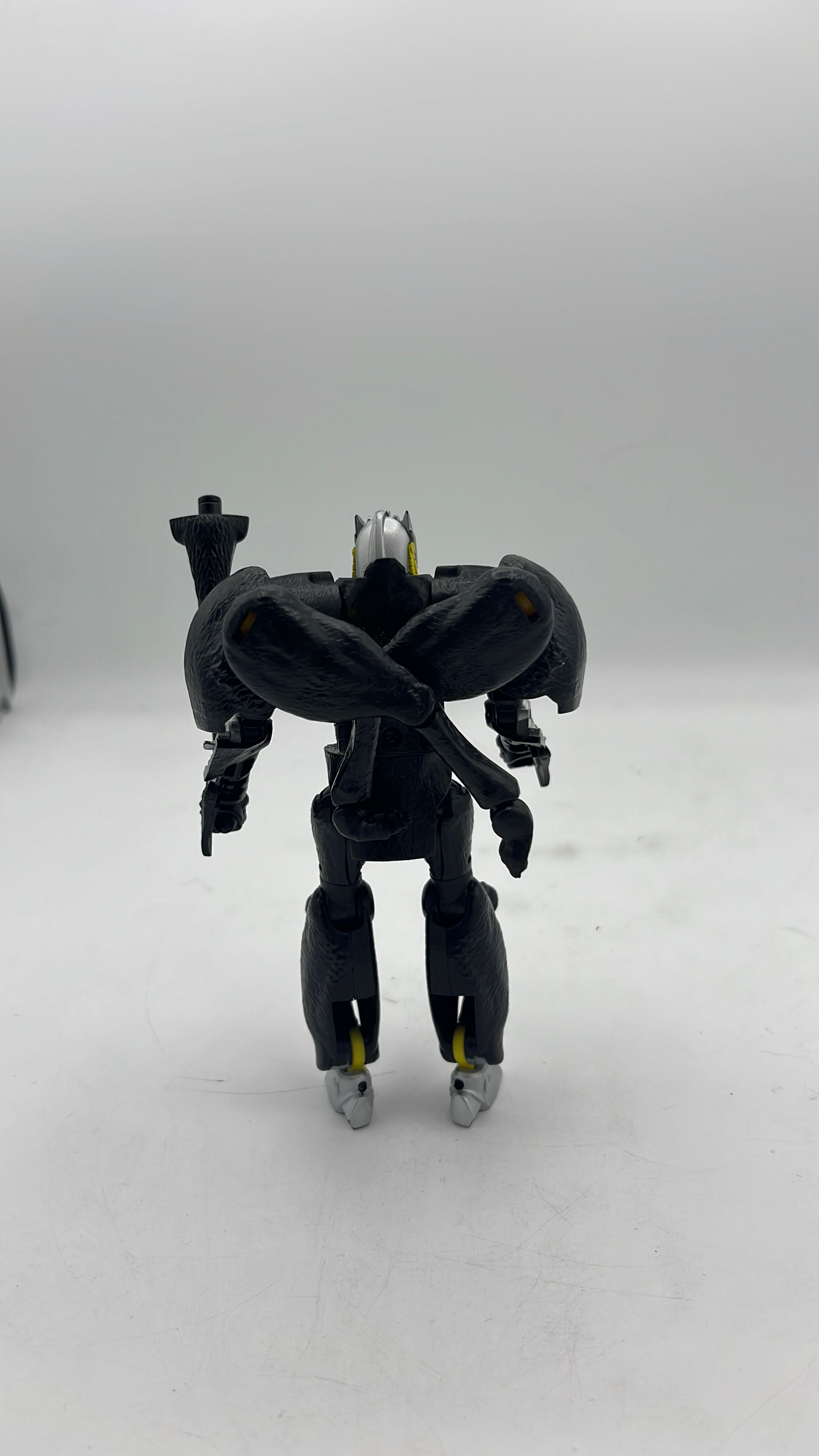 Hasbro Transformers War For Cybertron Kingdom Shadow Panther Figure 2021 (used) view 2