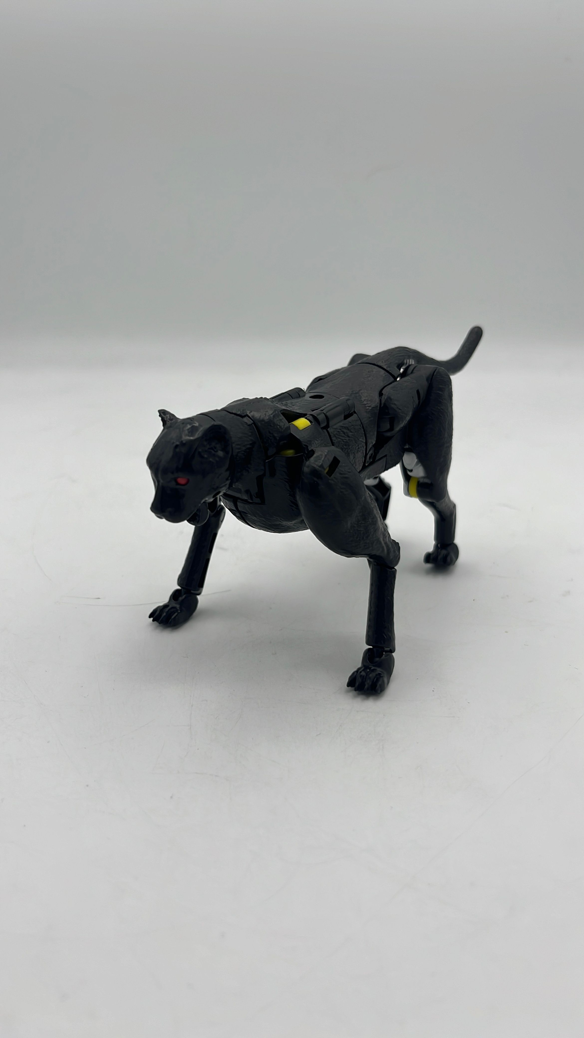 Hasbro Transformers War For Cybertron Kingdom Shadow Panther Figure 2021 (used) view 3