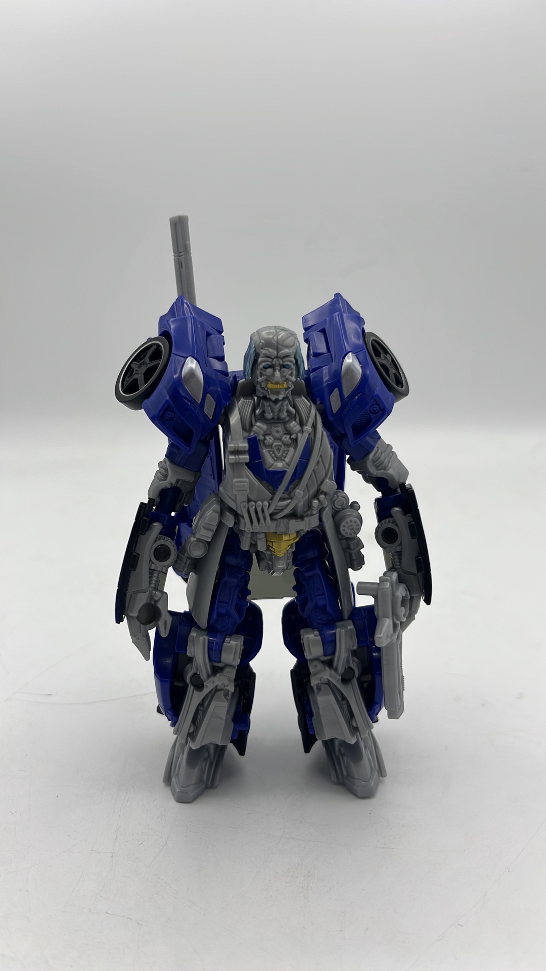 Hasbro Transformers Studio Series Wheeljack (Que) Figure 2025 (used)
