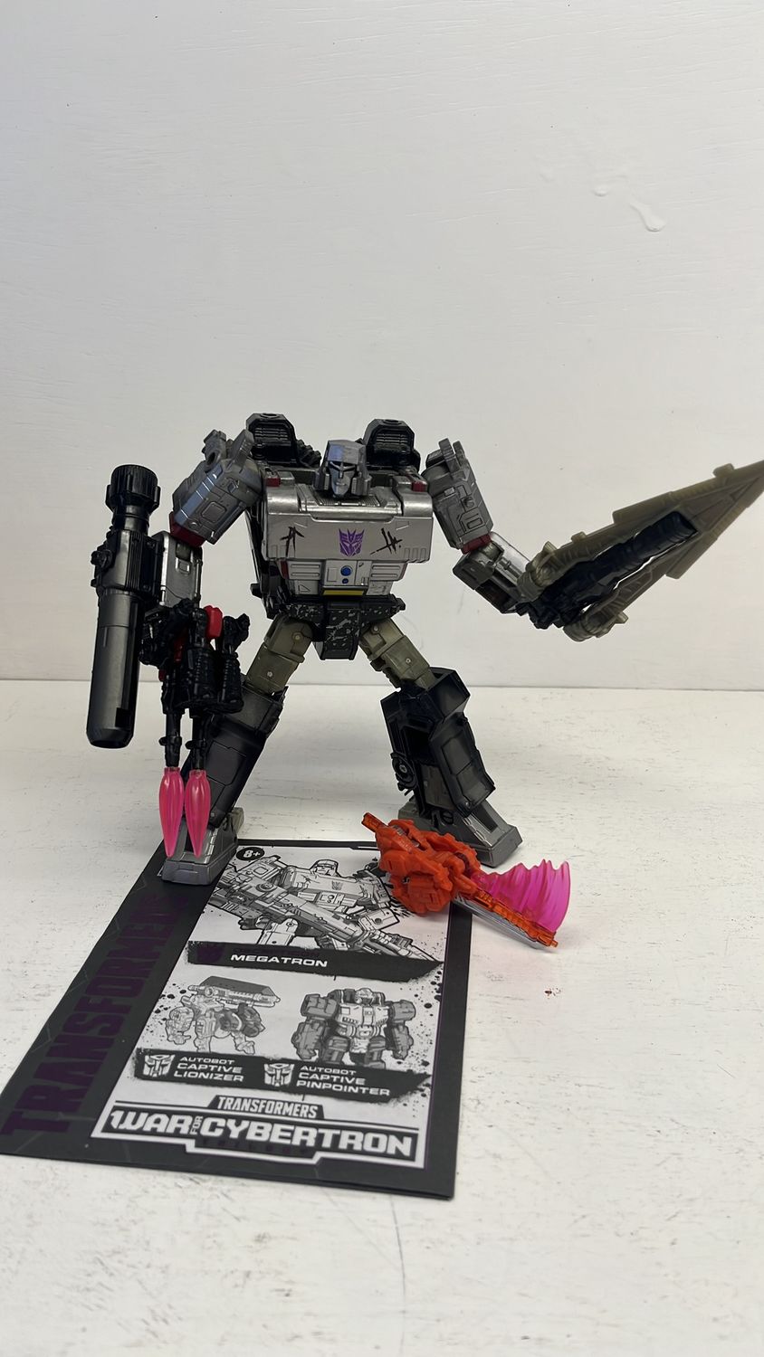 Hasbro Transformers War For Cybertron Siege Netflix Megatron Figure 2020 (used)