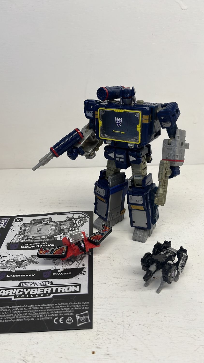 Hasbro Transformers War For Cybertron Earthrise Netflix Soundwave Figure (used)