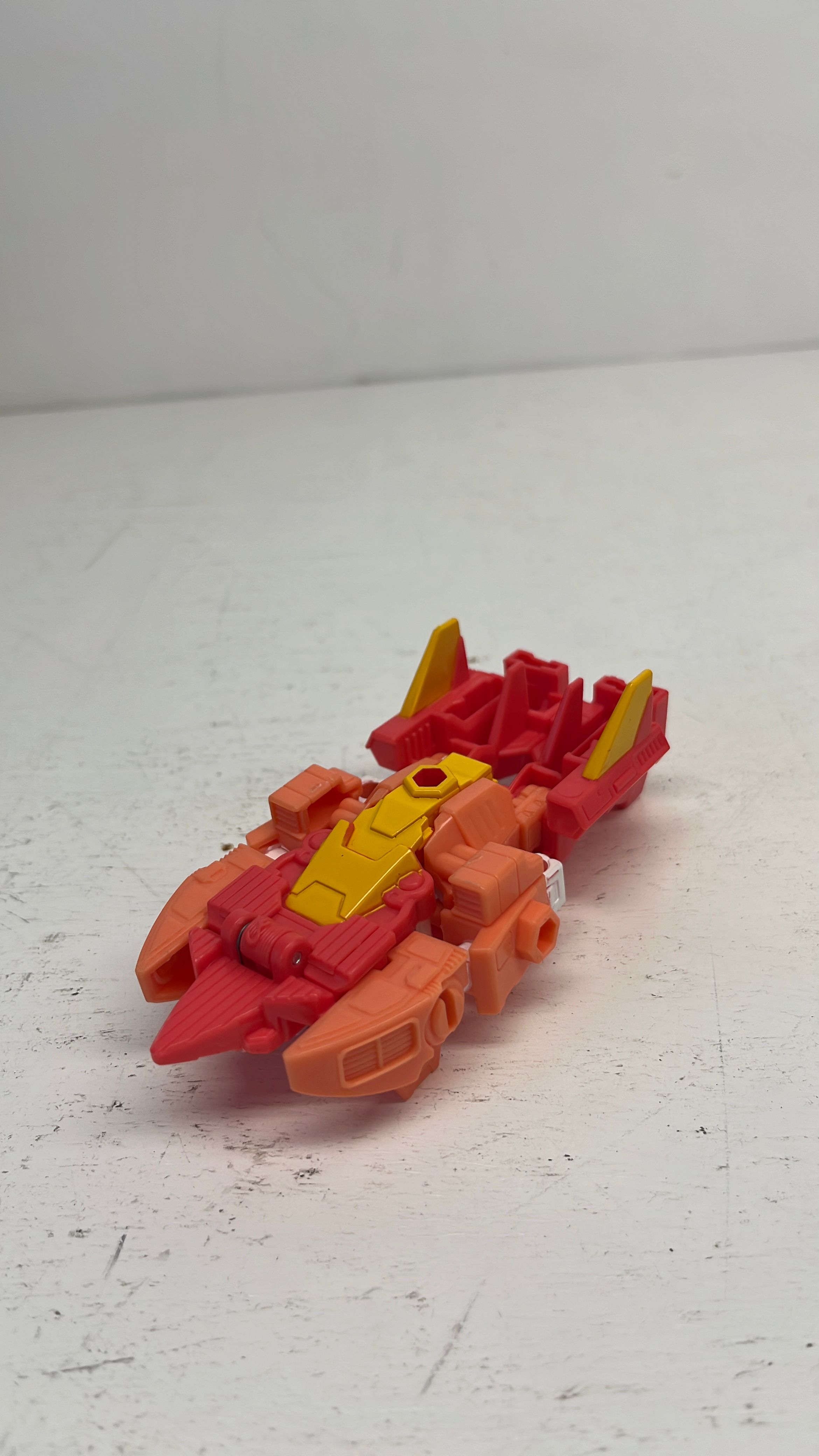 Hasbro Transformers Cyberworld Elita-1 Figure 2025 (used) view 3