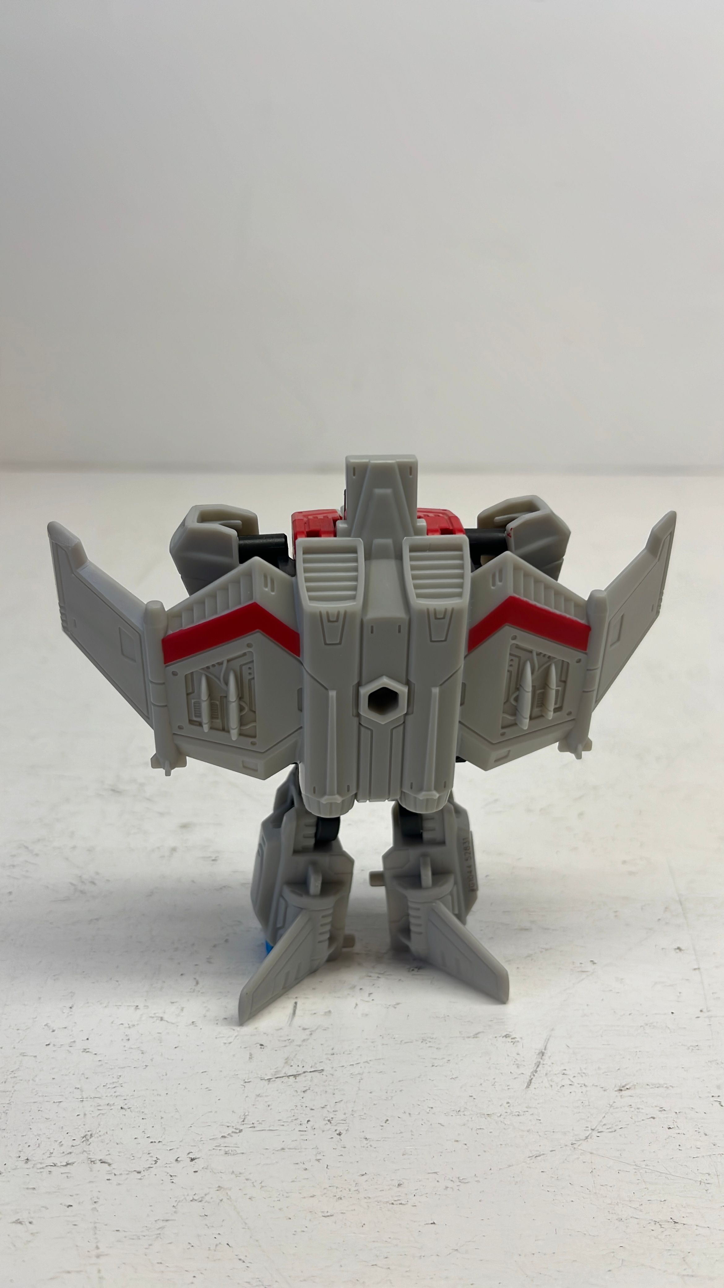 Hasbro Transformers Cyberworld Starscream Figure 2025 (used) view 2