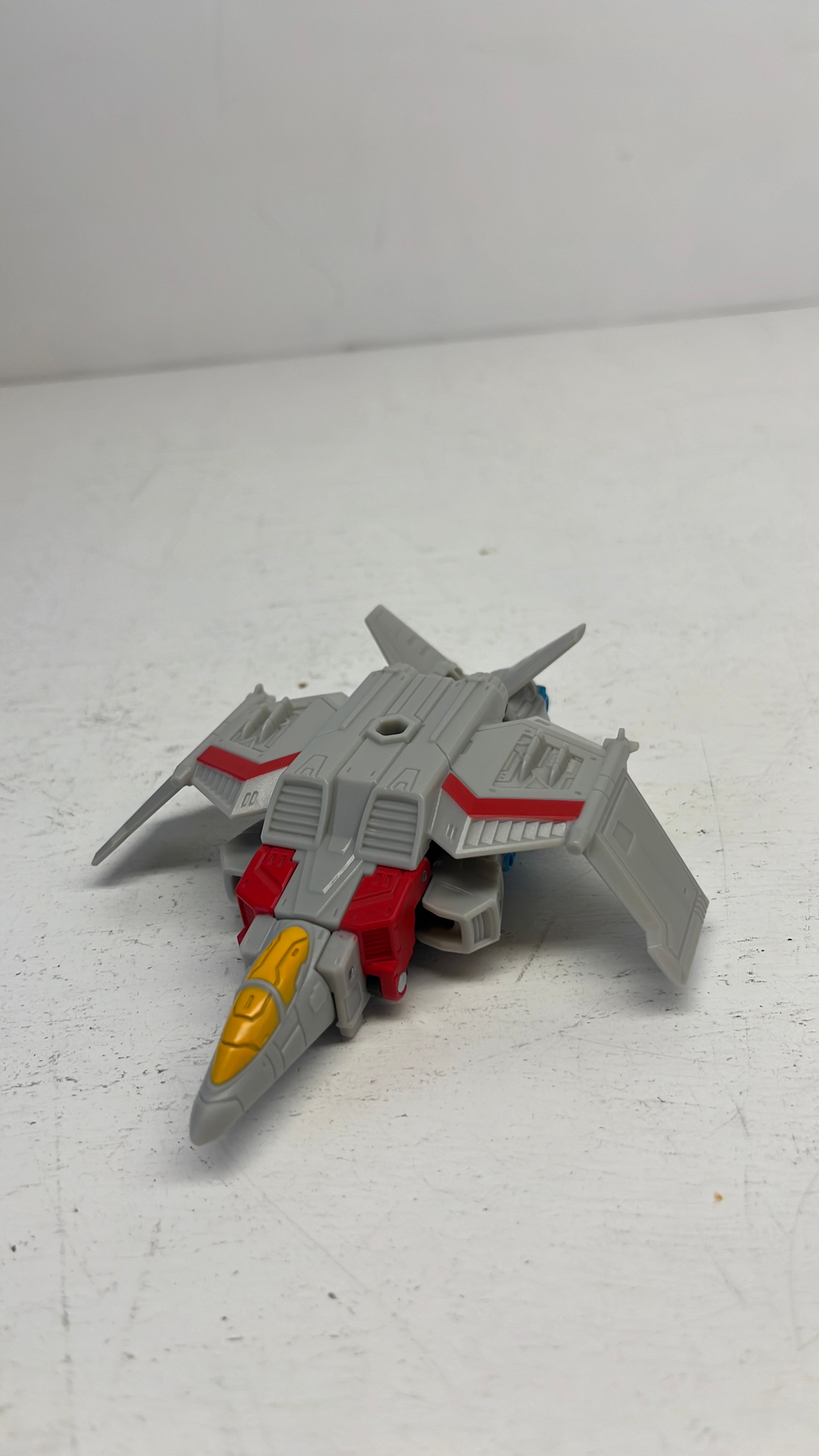 Hasbro Transformers Cyberworld Starscream Figure 2025 (used) view 3