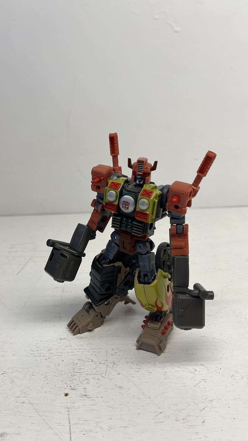 Hasbro Transformers Legacy Evolution Crashbar Figure 2023 (used)