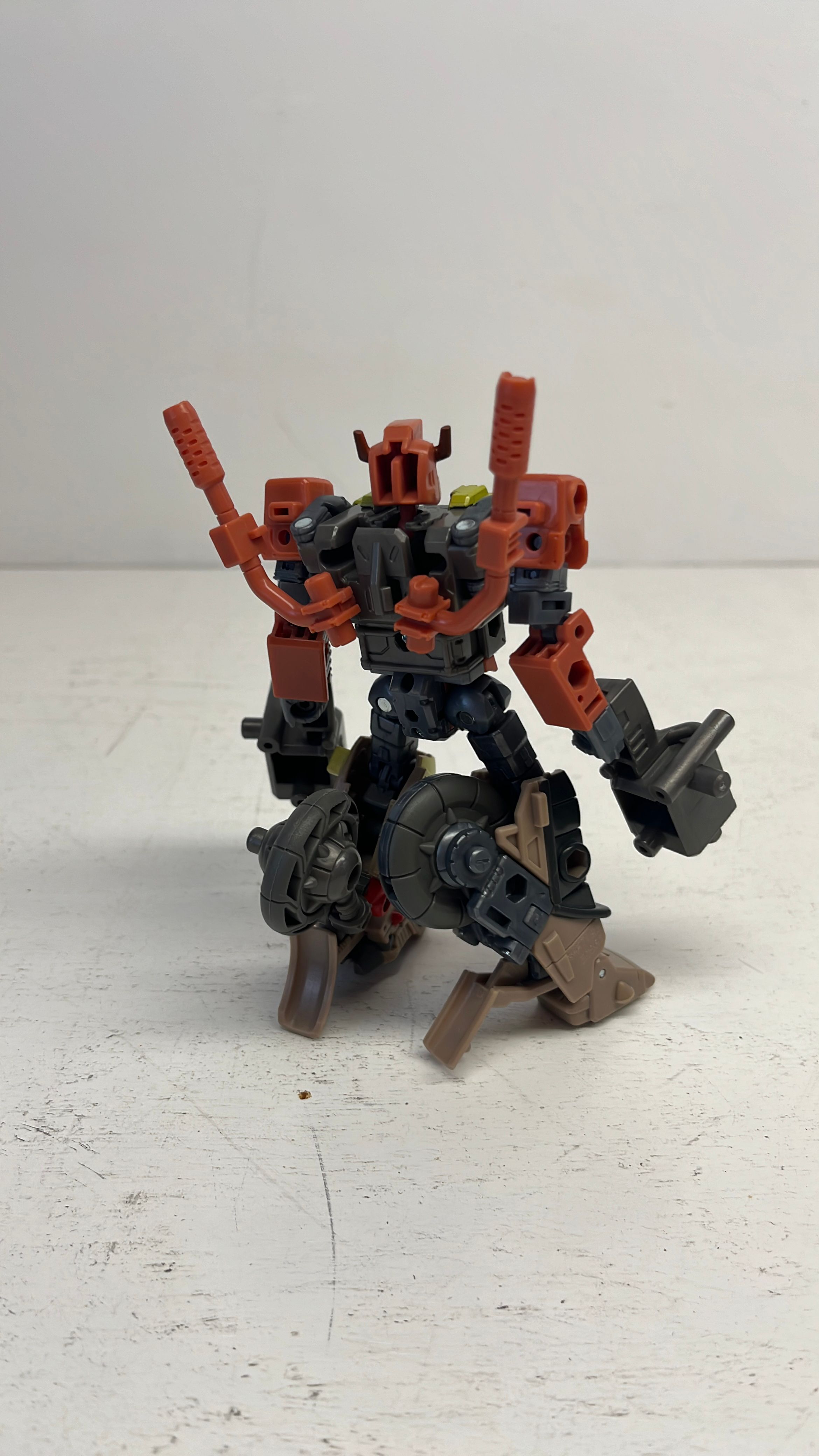 Hasbro Transformers Legacy Evolution Crashbar Figure 2023 (used) view 2